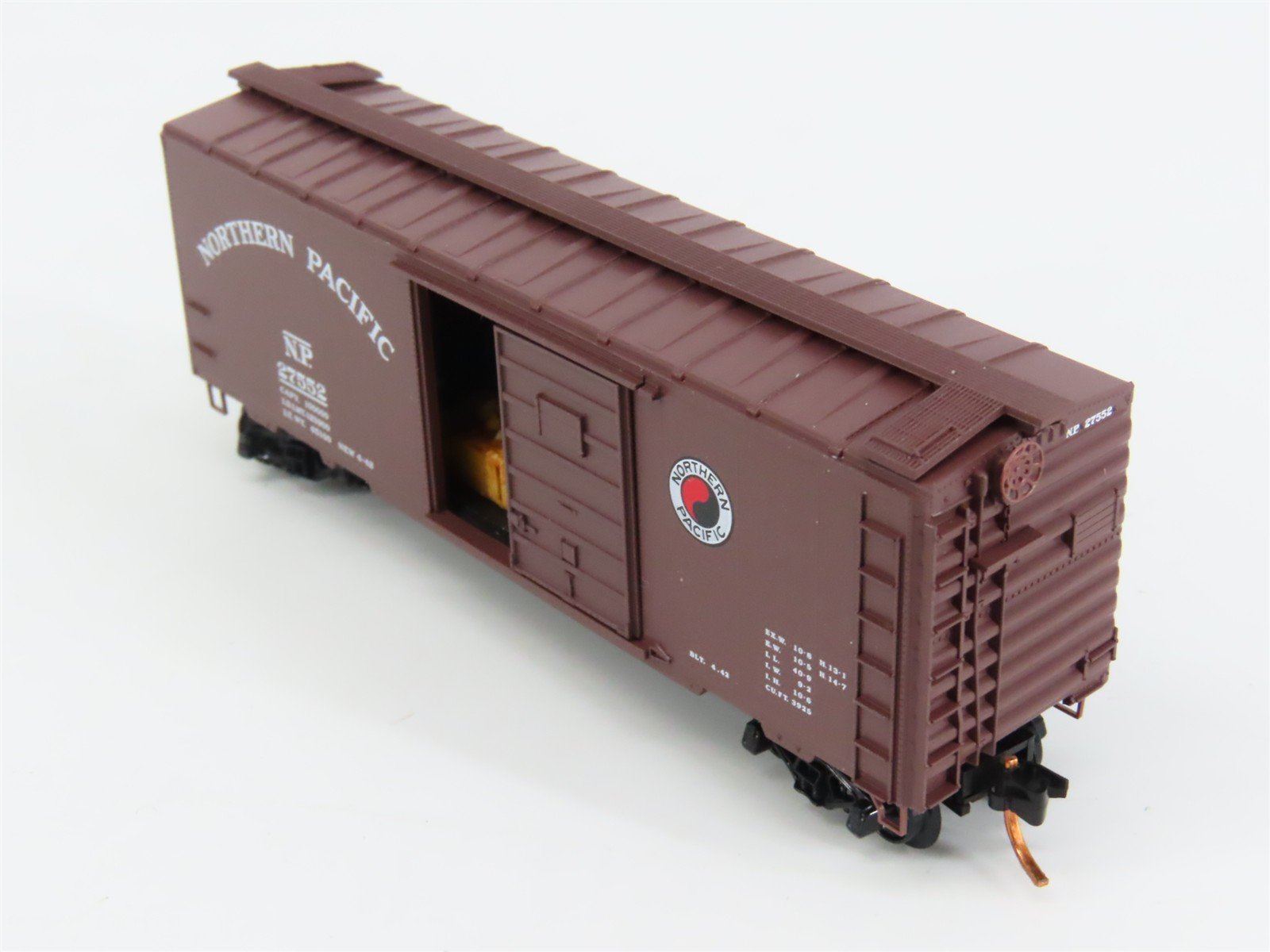 N Scale Micro-Trains 02000980 NP Northern Pacific 40' Box Car 27552 RTR