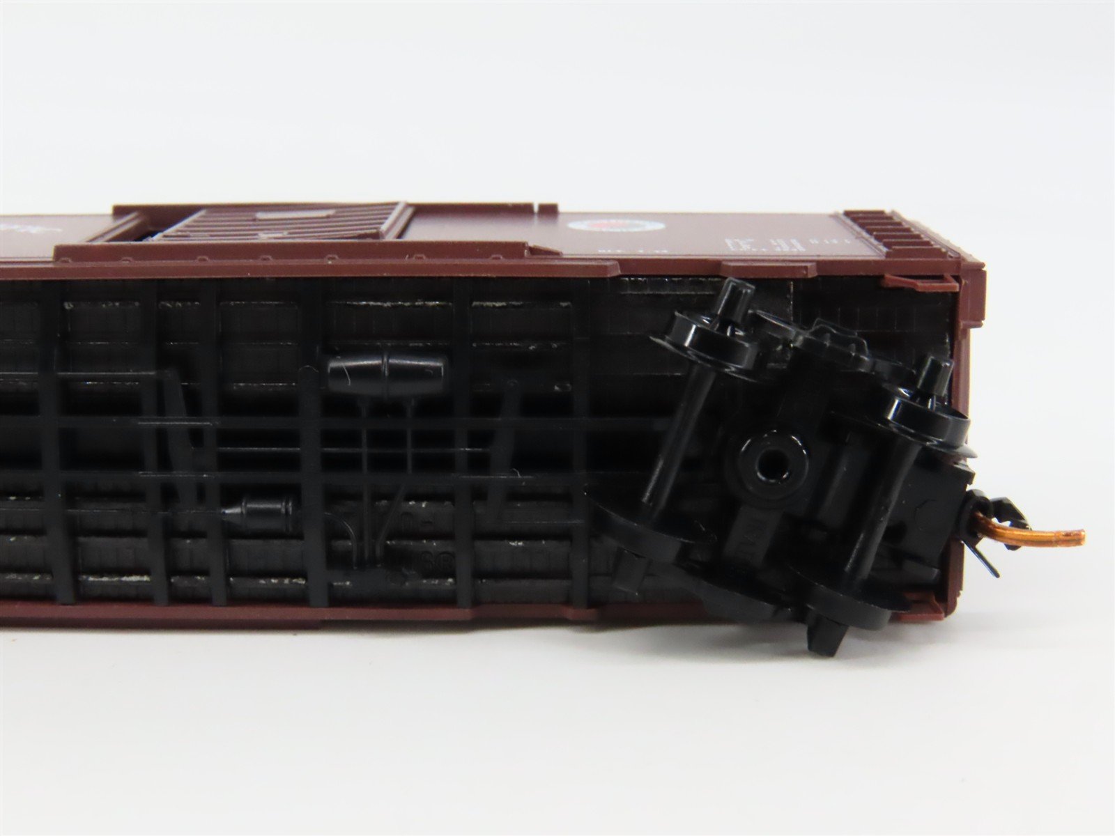 N Scale Micro-Trains 02000980 NP Northern Pacific 40' Box Car 27552 RTR
