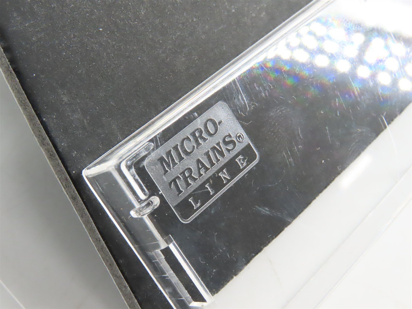 N Scale Micro-Trains 02000980 NP Northern Pacific 40' Box Car 27552 RTR