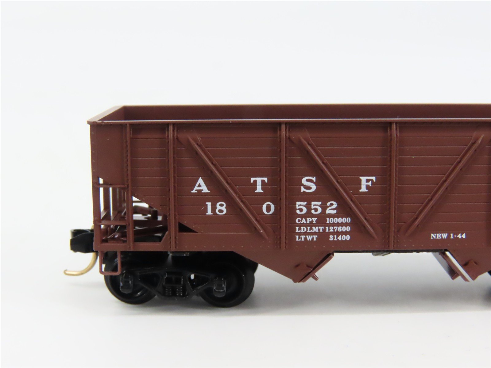 N Scale Micro-Trains 57010 ATSF Santa Fe 33' Hopper 180552 RTR