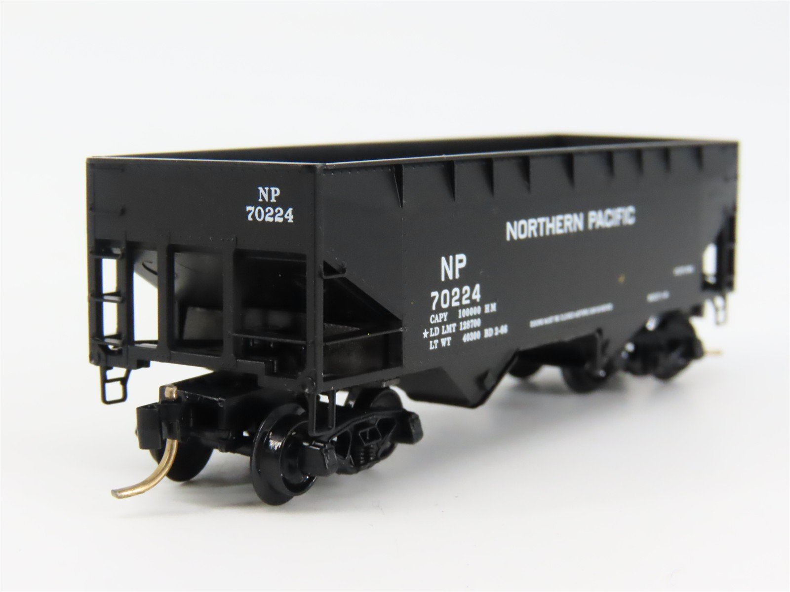 N Scale Micro-Trains 55080 NP Northern Pacific 33' Hopper 70224 RTR