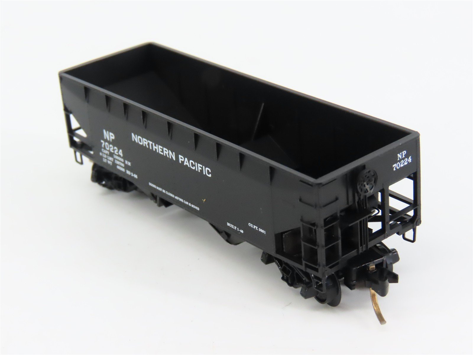 N Scale Micro-Trains 55080 NP Northern Pacific 33' Hopper 70224 RTR