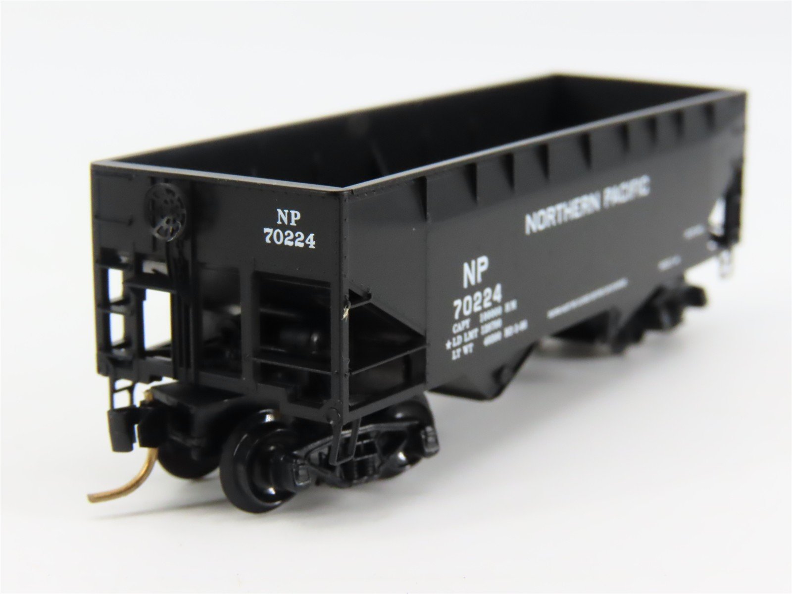 N Scale Micro-Trains 55080 NP Northern Pacific 33' Hopper 70224 RTR