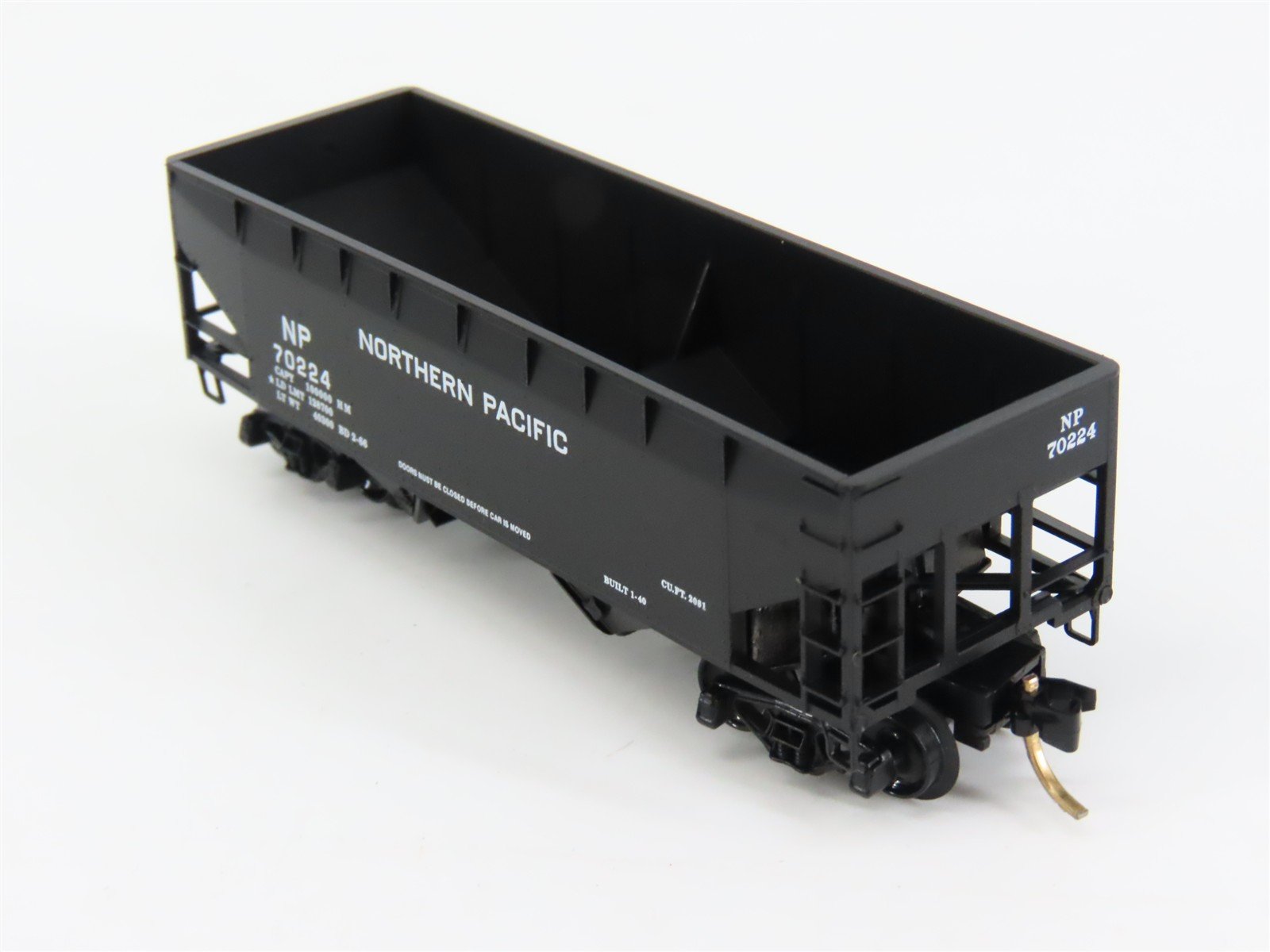 N Scale Micro-Trains 55080 NP Northern Pacific 33' Hopper 70224 RTR
