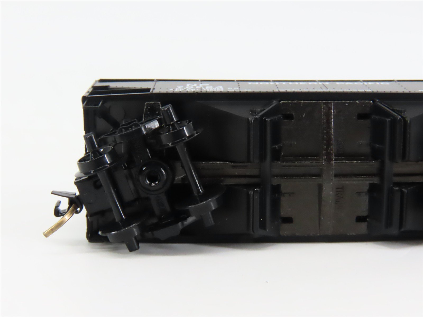 N Scale Micro-Trains 55080 NP Northern Pacific 33' Hopper 70224 RTR