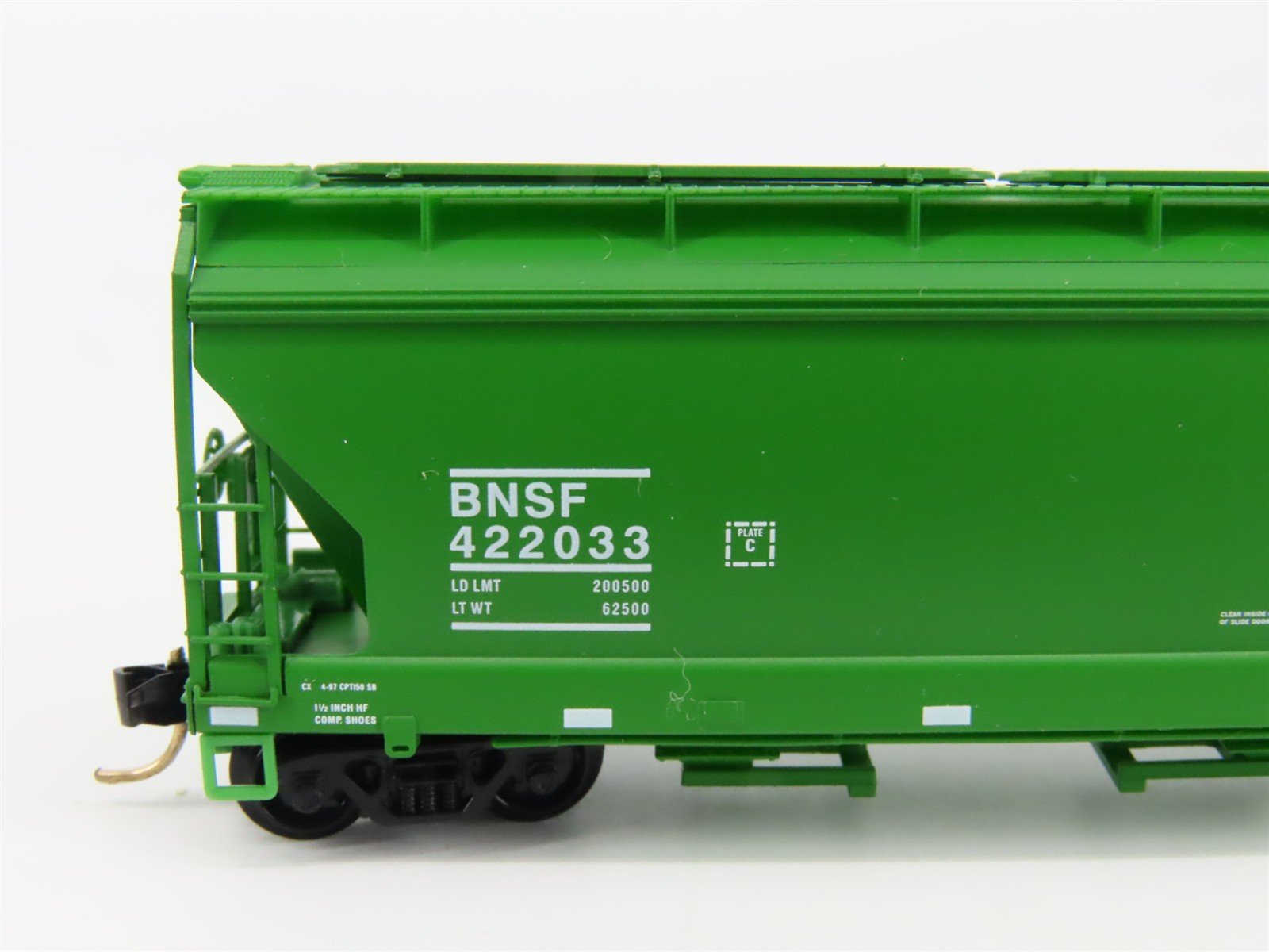 N Scale Micro-Trains 94110 BNSF Railway Hopper 422033 RTR