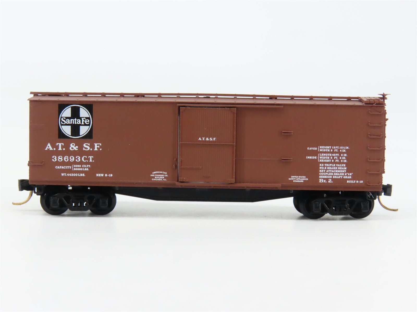 N Scale Micro-Trains 39060 ATSF Santa Fe 40' Box Car 38693 RTR