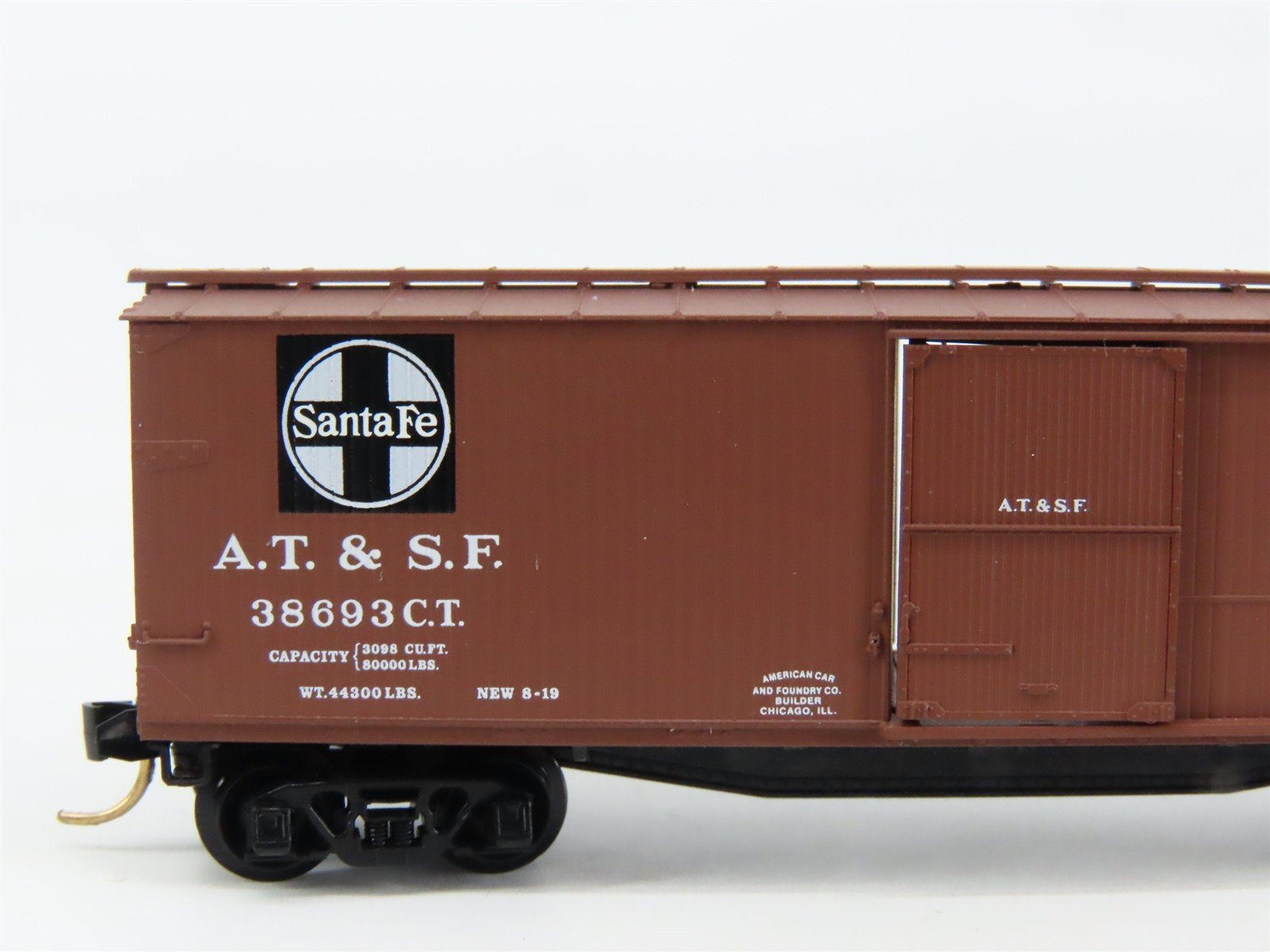 N Scale Micro-Trains 39060 ATSF Santa Fe 40' Box Car 38693 RTR