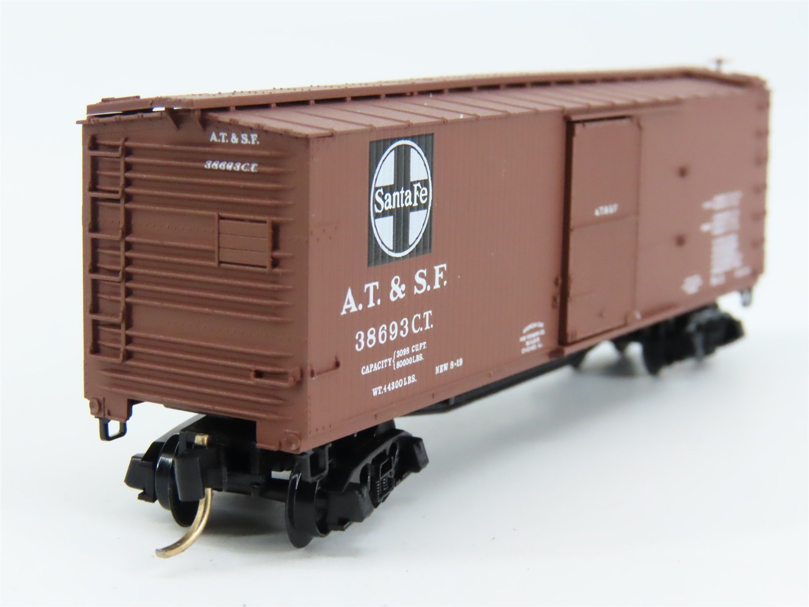 N Scale Micro-Trains 39060 ATSF Santa Fe 40' Box Car 38693 RTR
