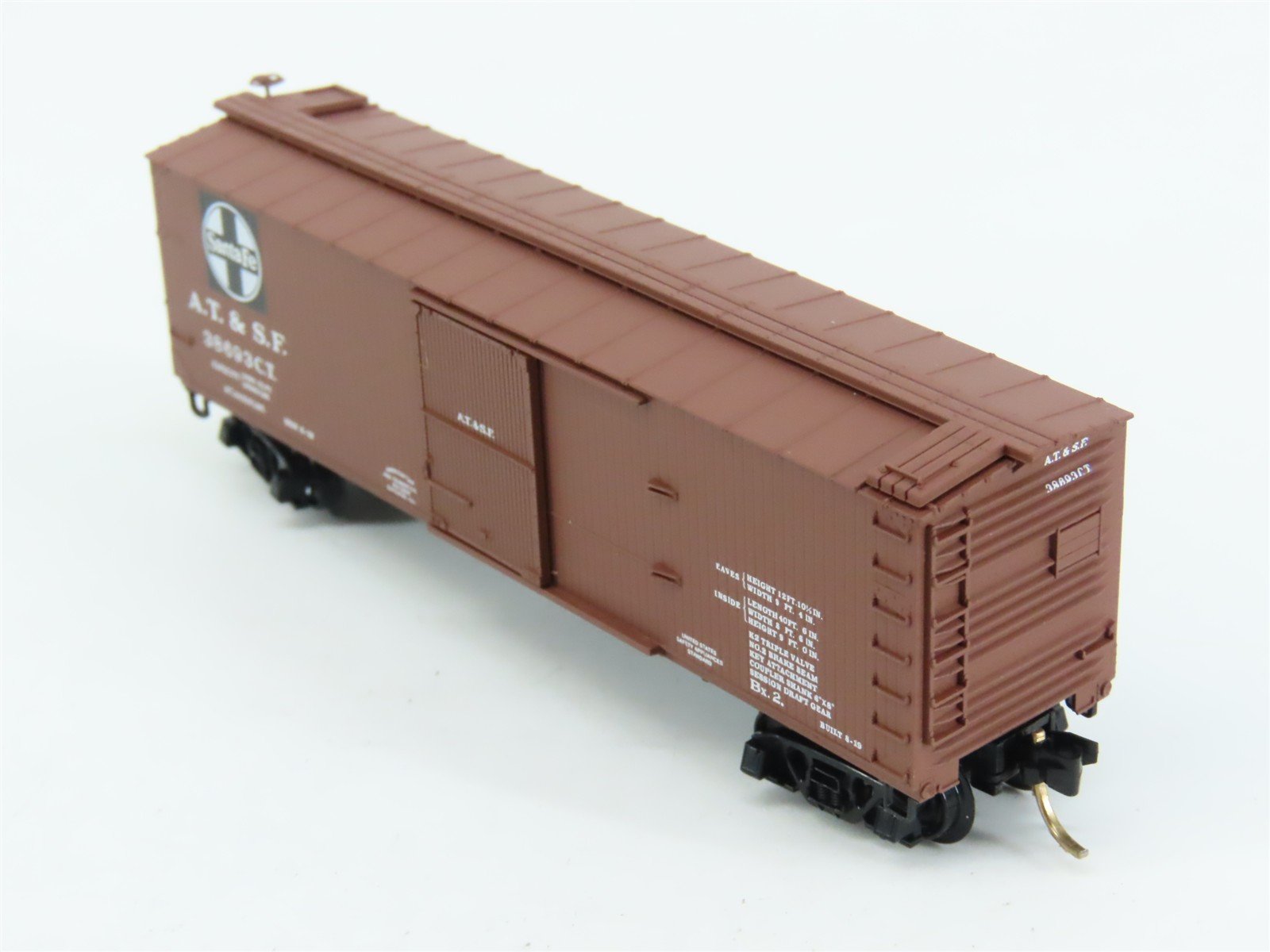 N Scale Micro-Trains 39060 ATSF Santa Fe 40' Box Car 38693 RTR