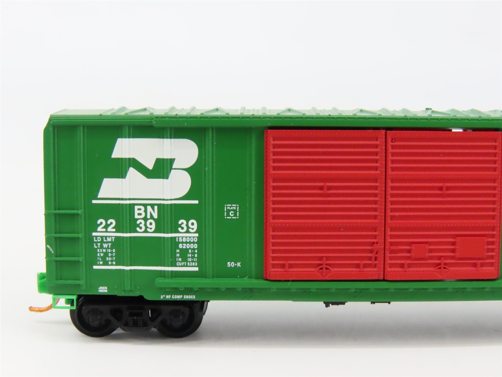 N Scale Micro-Trains 03000200 BN Burlington Northern 50' Box Car 223939 RTR