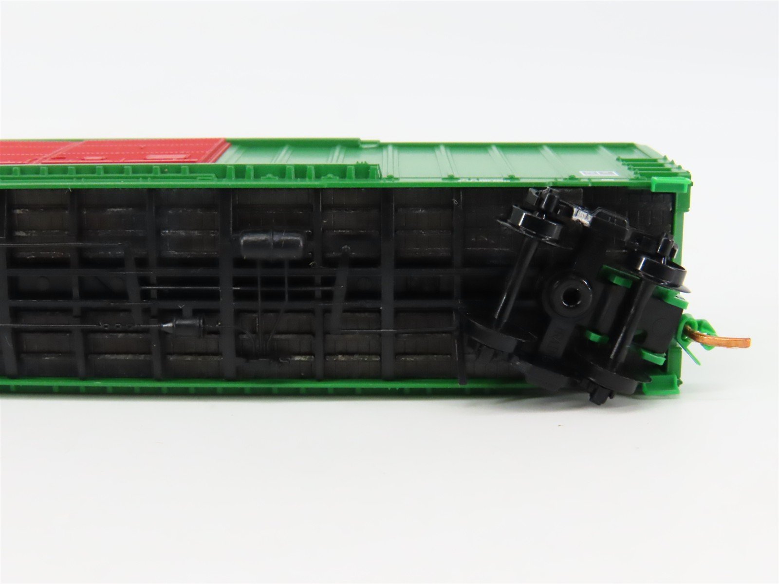 N Scale Micro-Trains 03000200 BN Burlington Northern 50' Box Car 223939 RTR