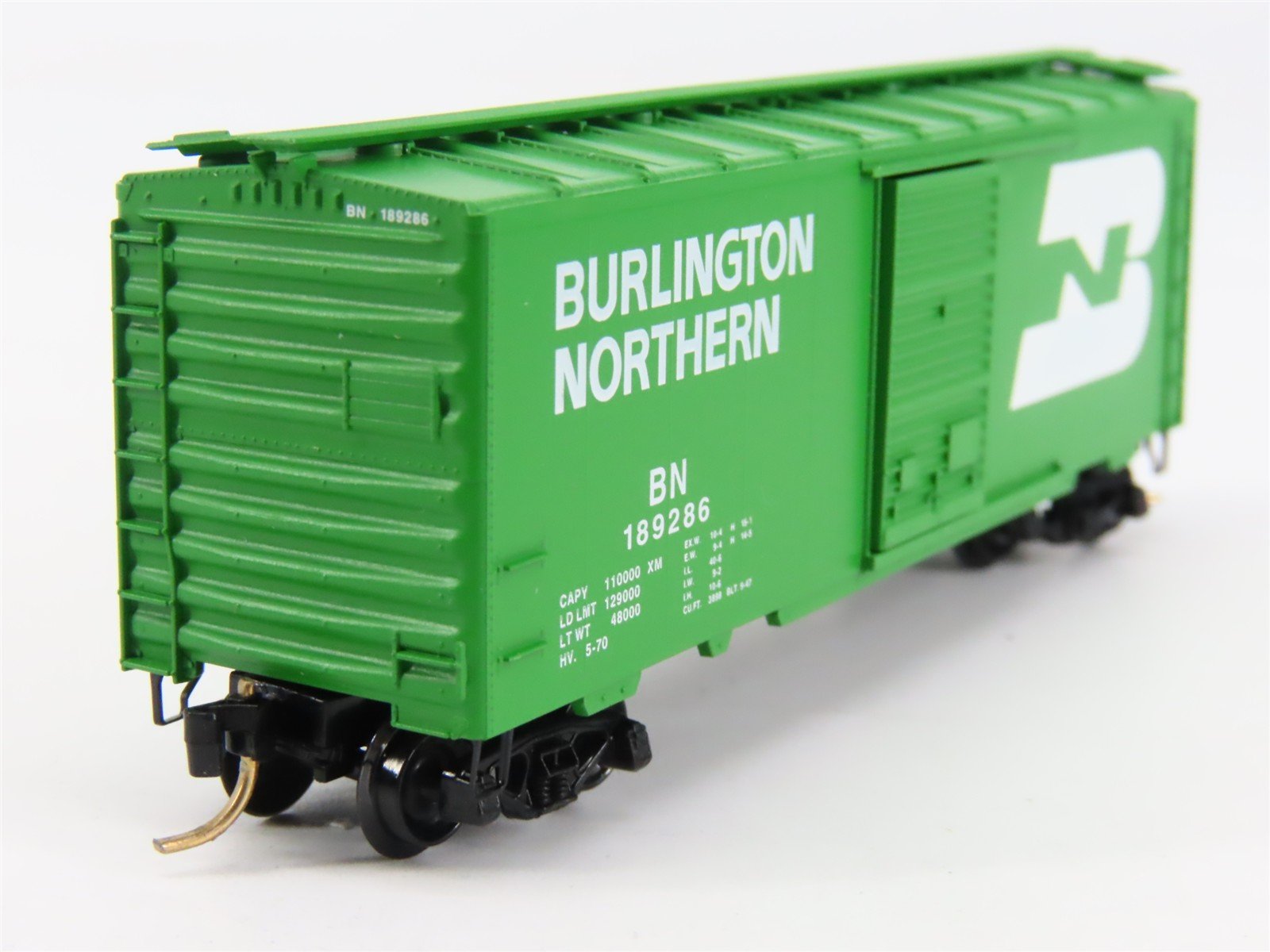 N Scale Micro-Trains 20306/1 BN Burlington Northern 40' Box Car 189286 RTR
