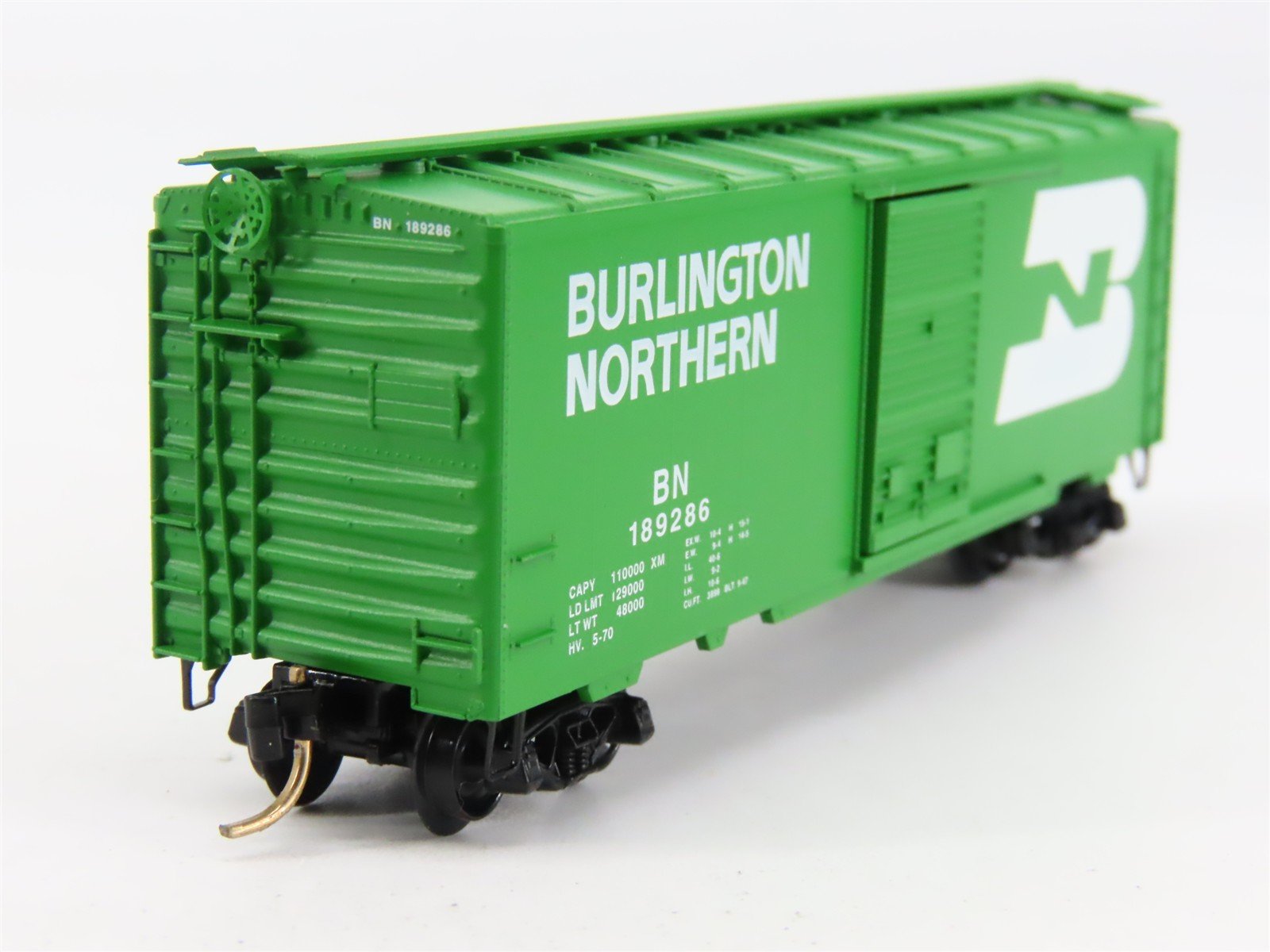 N Scale Micro-Trains 20306/1 BN Burlington Northern 40' Box Car 189286 RTR