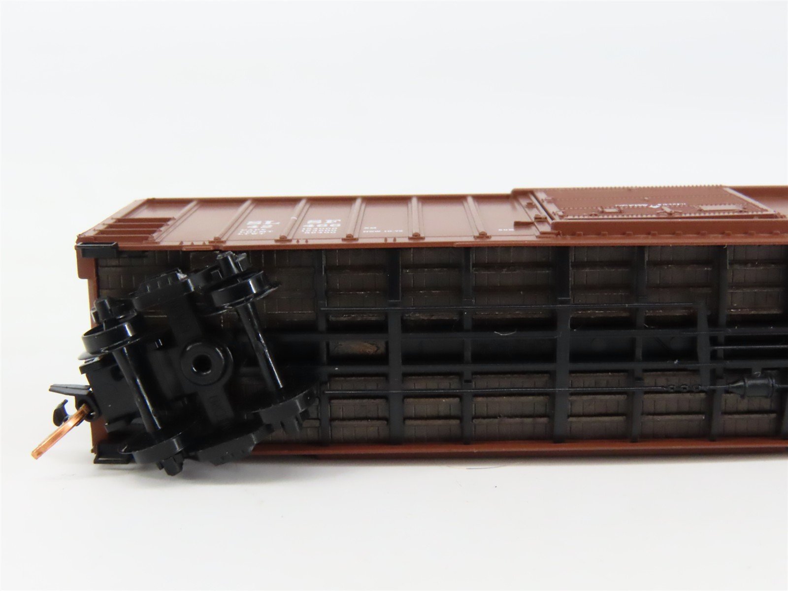 N Scale Micro-Trains 25270 SL-SF St. Louis-San Francisco 50' Box Car 42466 RTR