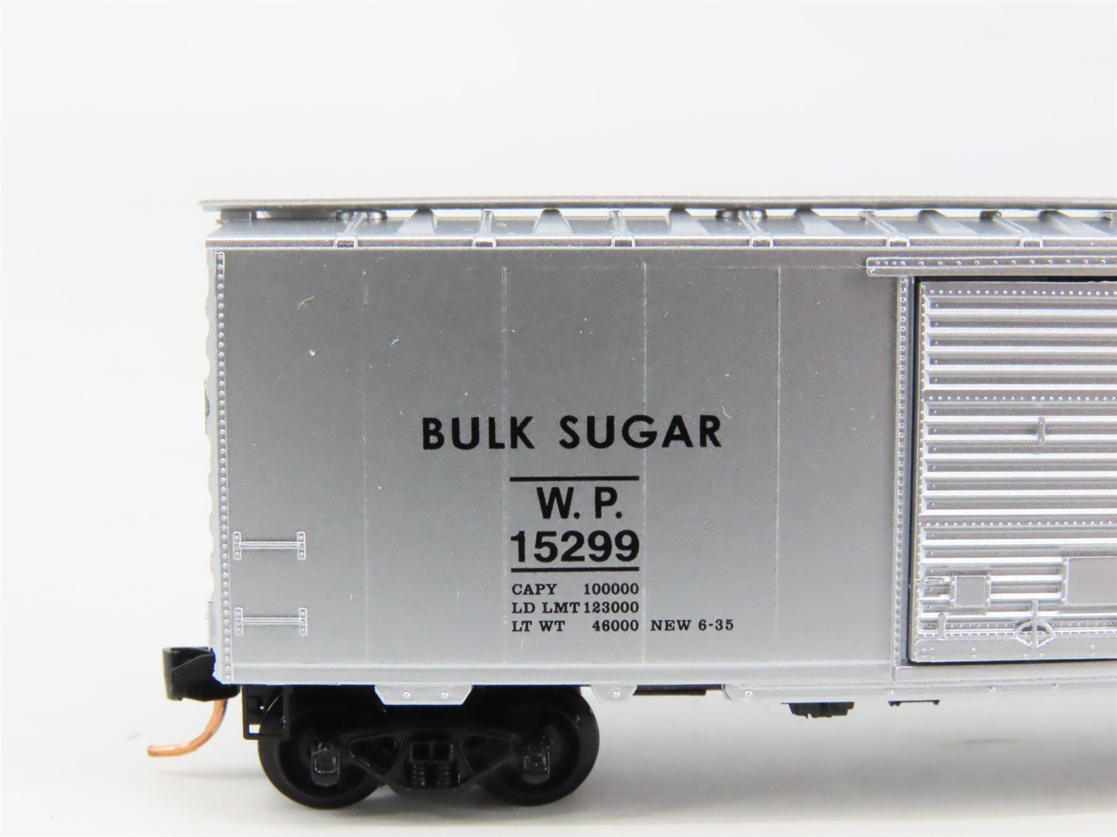 N Scale Micro-Trains 20076 WP Western Pacific 40' Box Car 15299 RTR