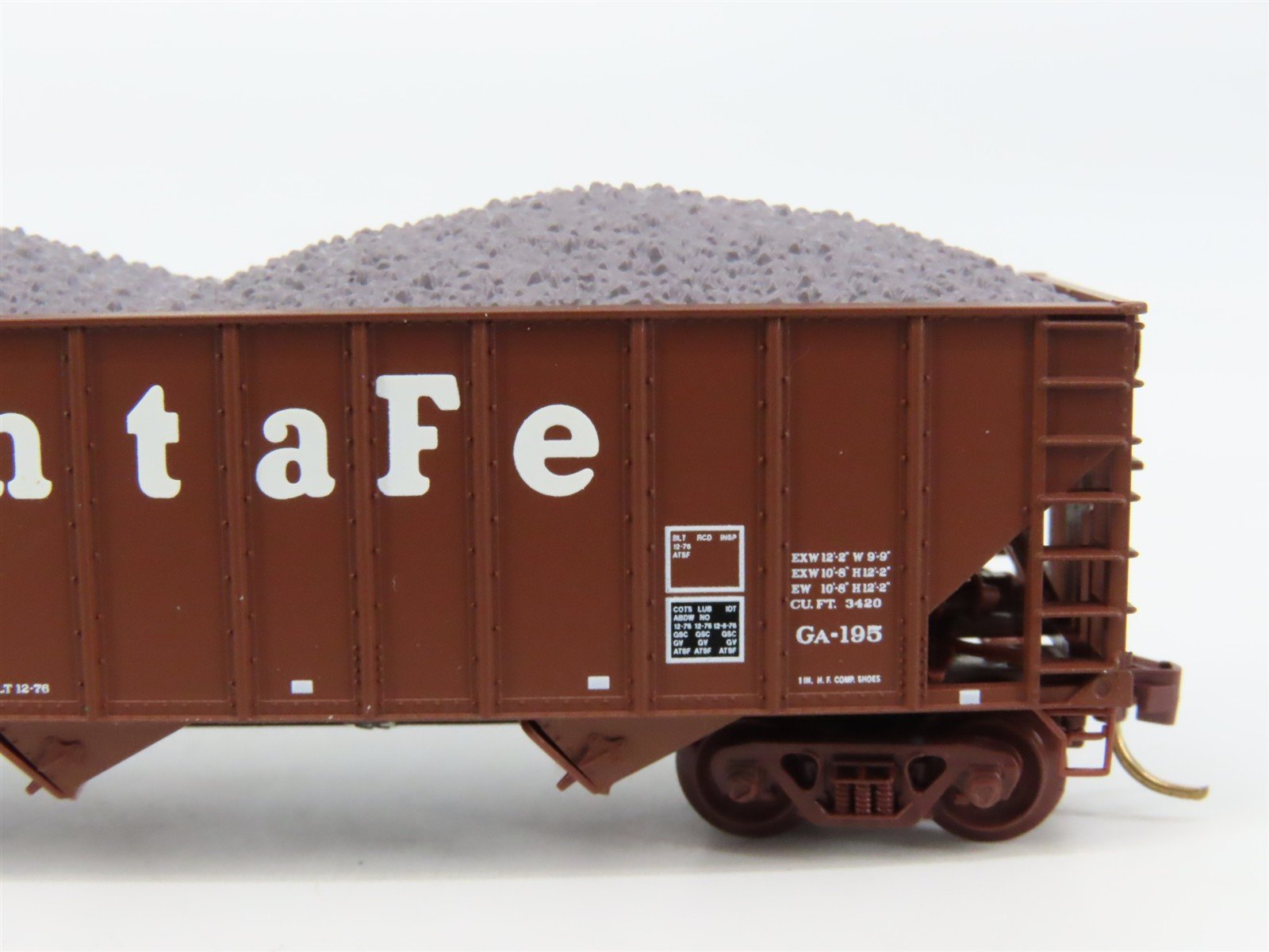N Scale Micro-Trains 108120.2 ATSF Santa Fe Hopper 179482 RTR