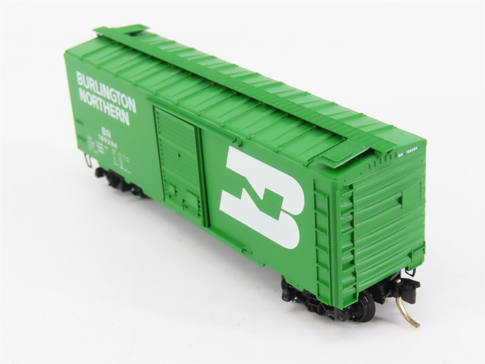 N Scale Micro-Trains 20306 BN Burlington Northern 40' Box Car 189284 RTR