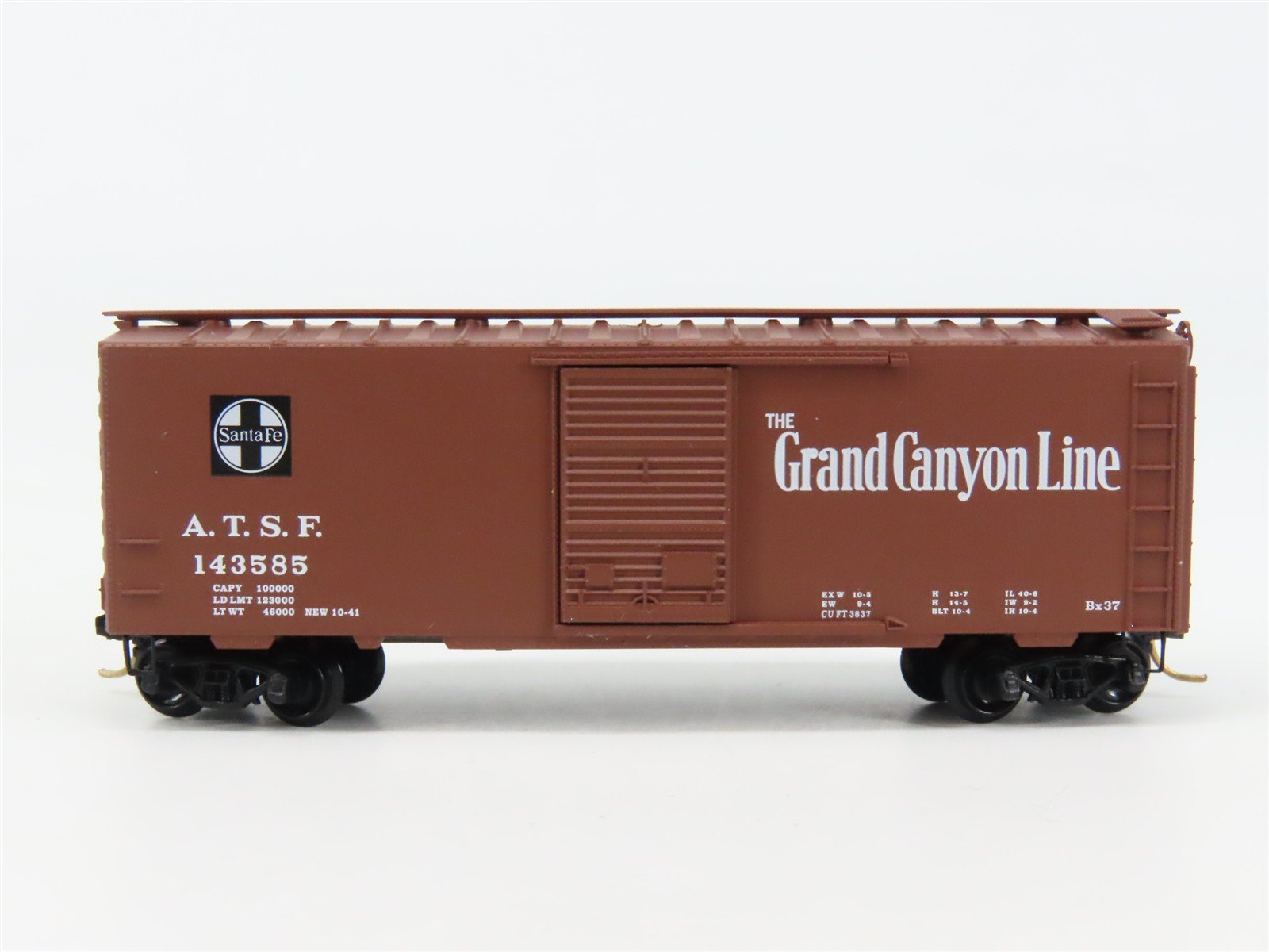 N Scale Micro-Trains 20060 ATSF Santa Fe 40' Box Car 143585 RTR