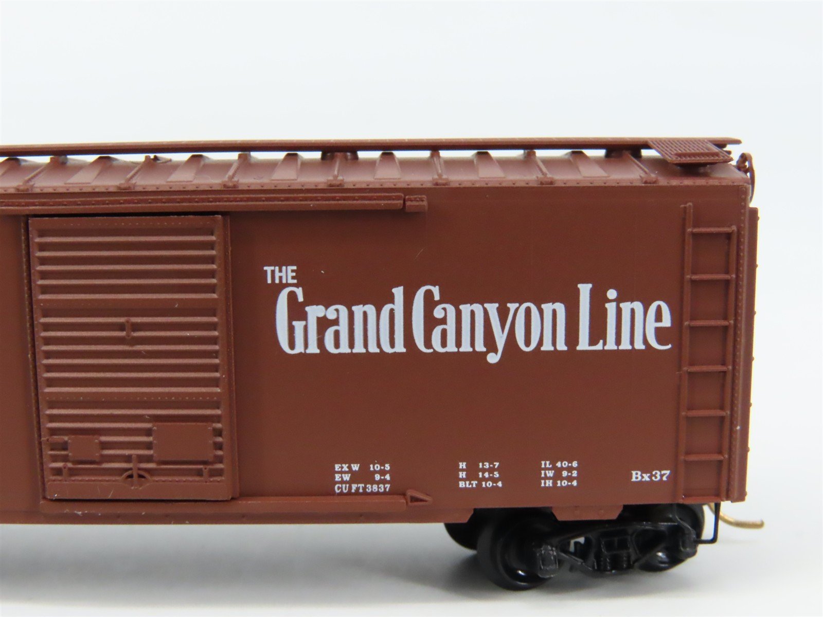 N Scale Micro-Trains 20060 ATSF Santa Fe 40' Box Car 143585 RTR