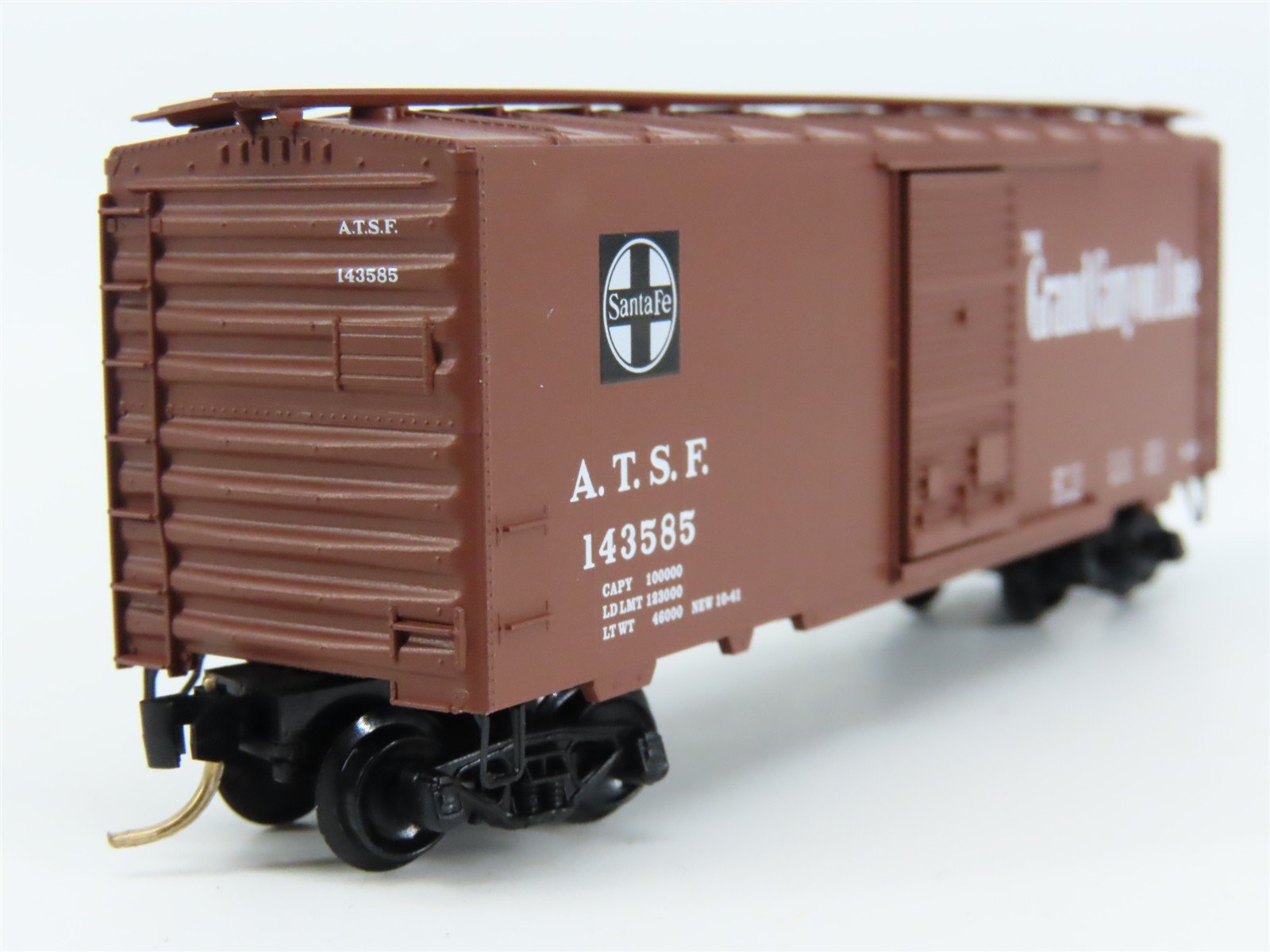 N Scale Micro-Trains 20060 ATSF Santa Fe 40' Box Car 143585 RTR