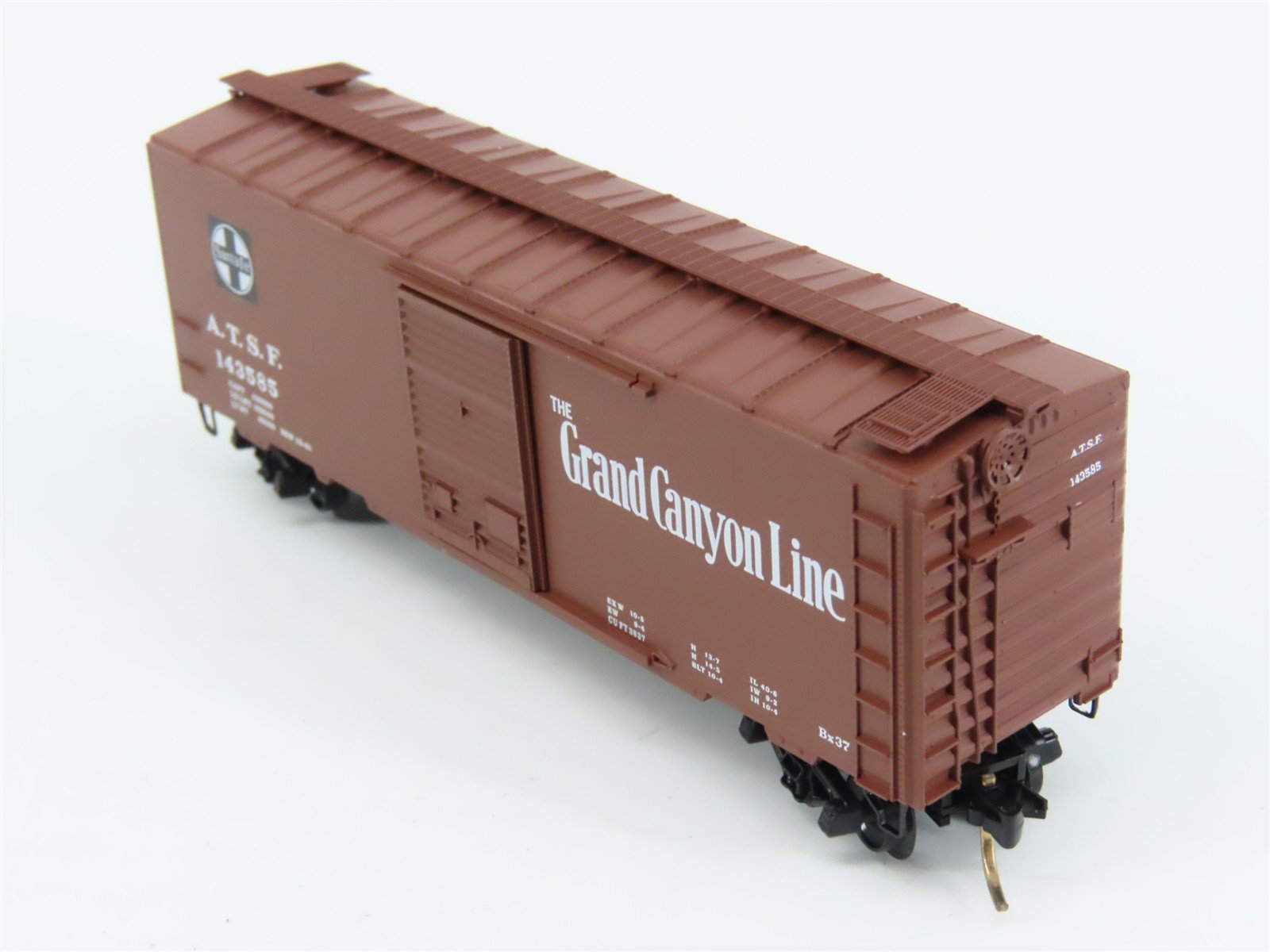 N Scale Micro-Trains 20060 ATSF Santa Fe 40' Box Car 143585 RTR