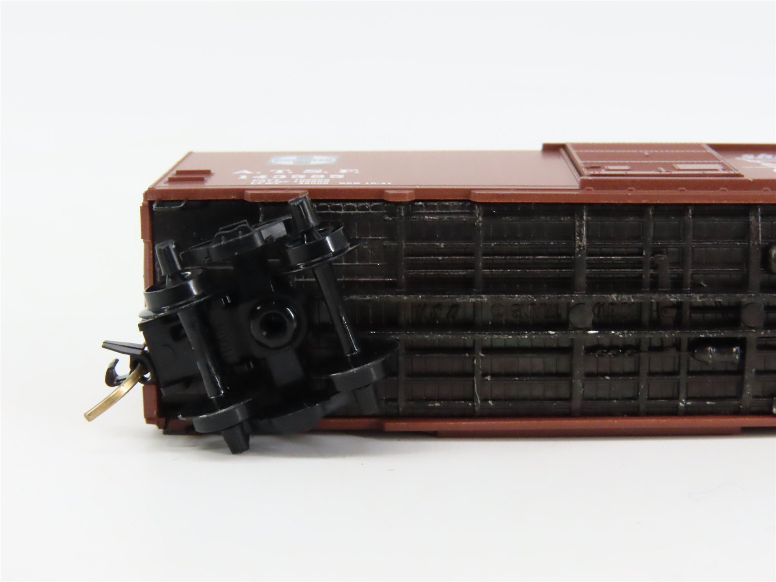 N Scale Micro-Trains 20060 ATSF Santa Fe 40' Box Car 143585 RTR