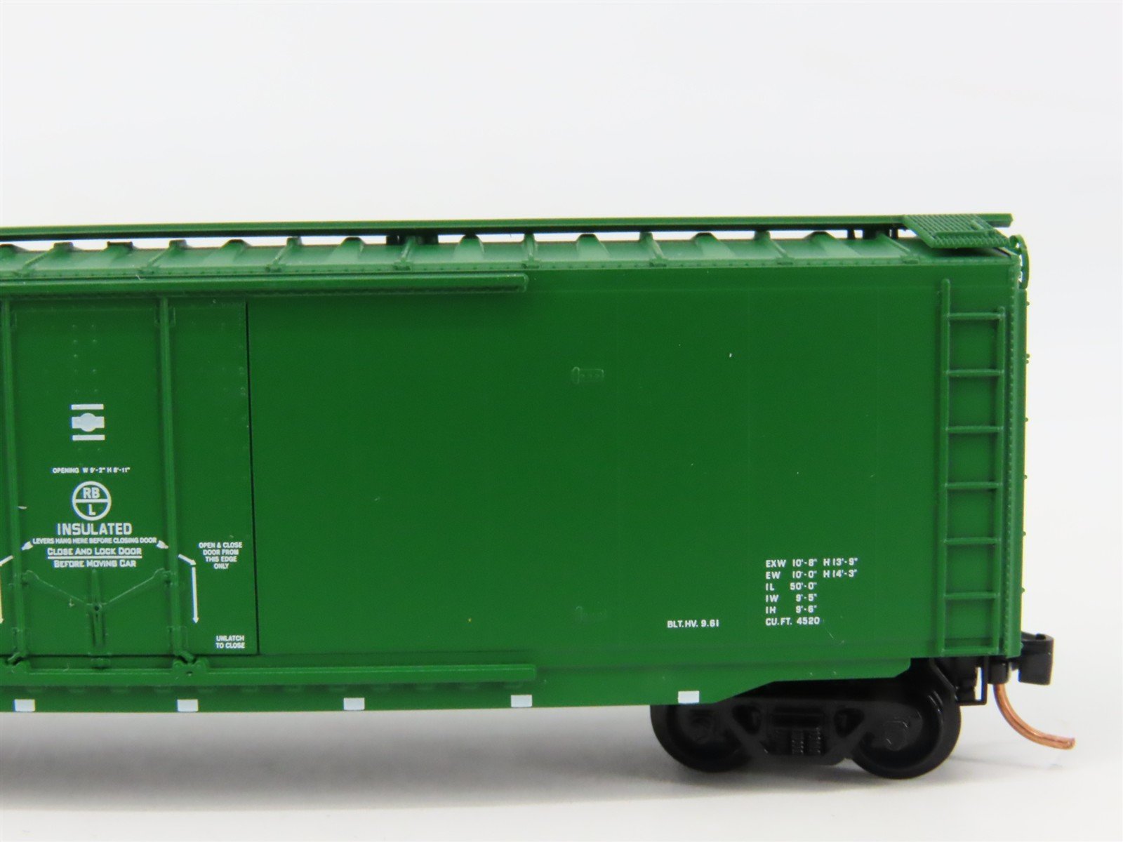 N Scale Micro-Trains 32090 BREX Burlington Refrigerator Express 50' Box Car RTR