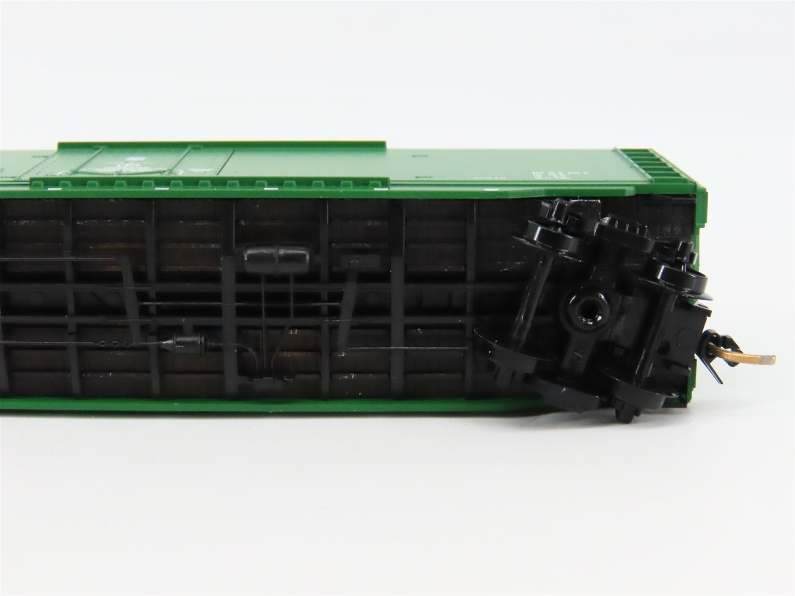 N Scale Micro-Trains 32090 BREX Burlington Refrigerator Express 50' Box Car RTR