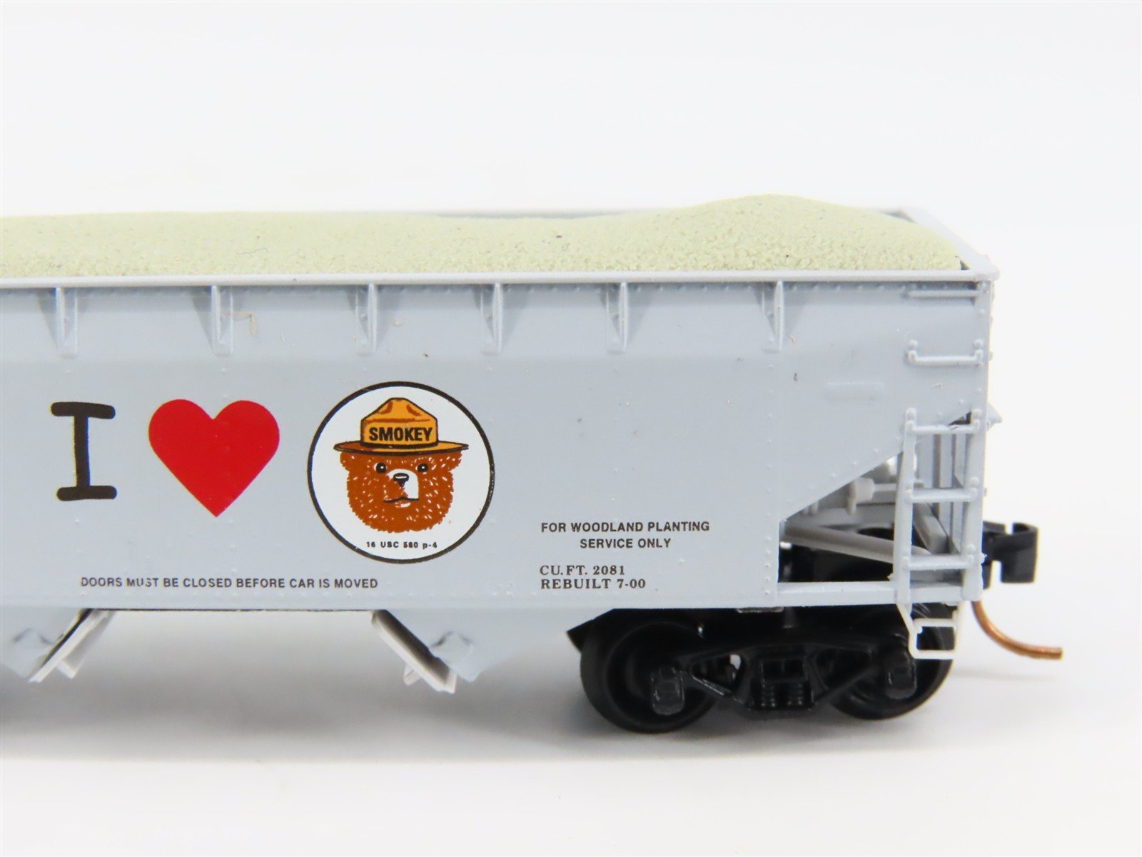 N Scale Micro-Trains 55450 SBX Smokey Bear 33' Hopper 72000 RTR