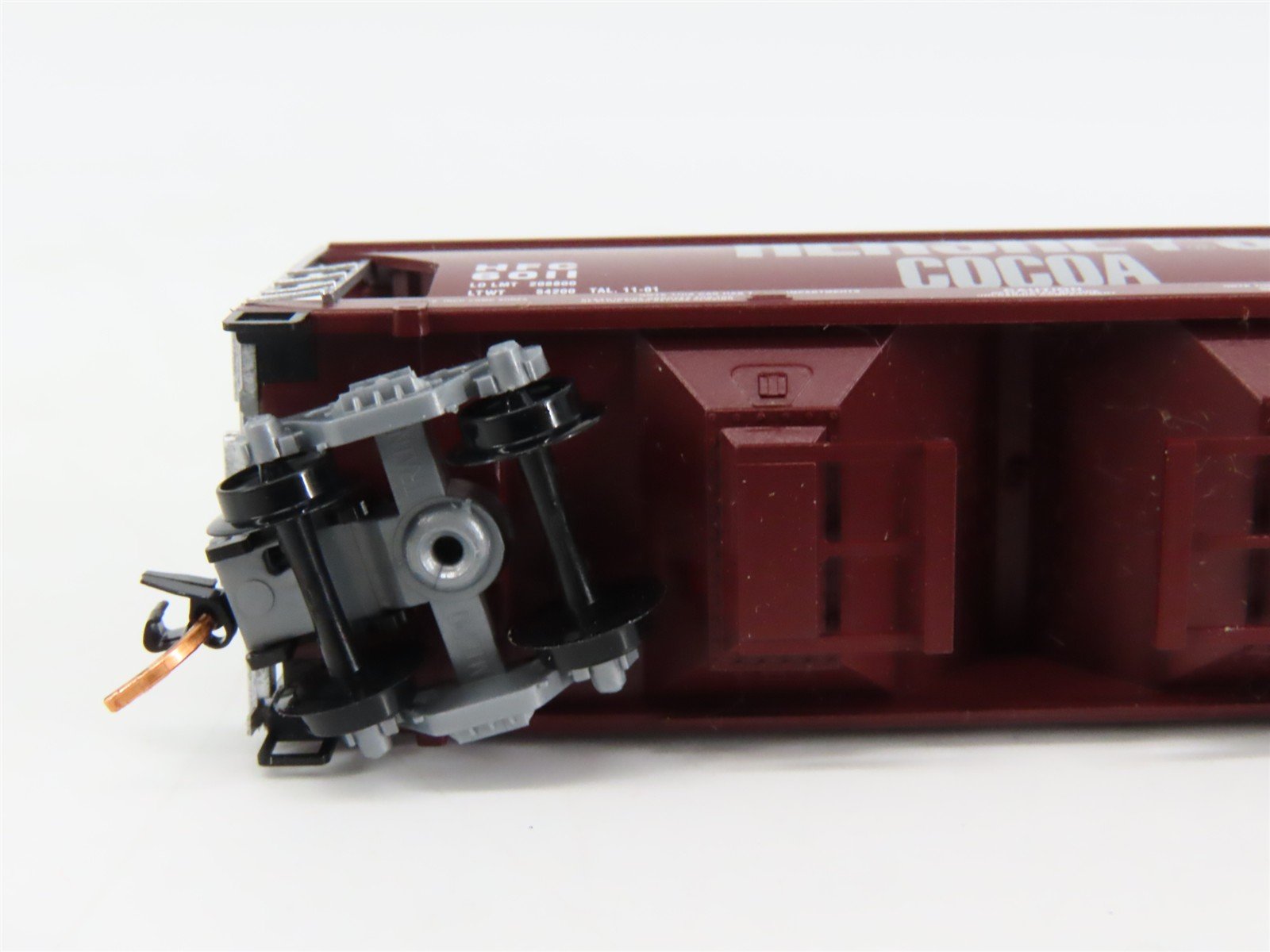 N Scale Micro-Trains 92150 HFC Hershey's Hopper 6011 RTR