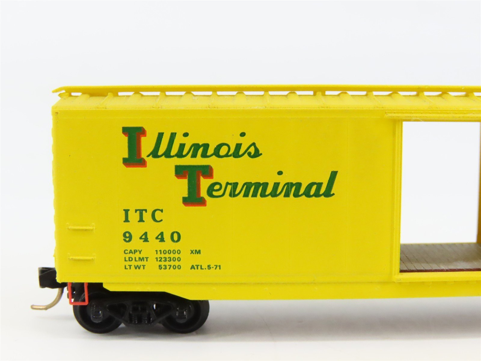 N Scale Micro-Trains ITC Illinois Terminal 50' Box Car 9440 RTR