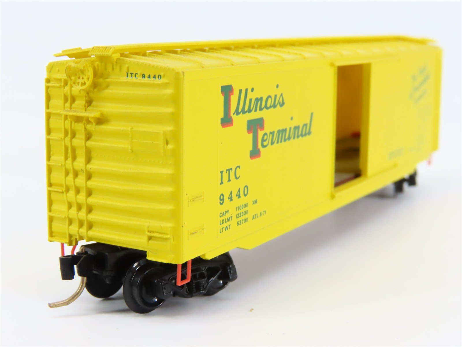 N Scale Micro-Trains ITC Illinois Terminal 50' Box Car 9440 RTR