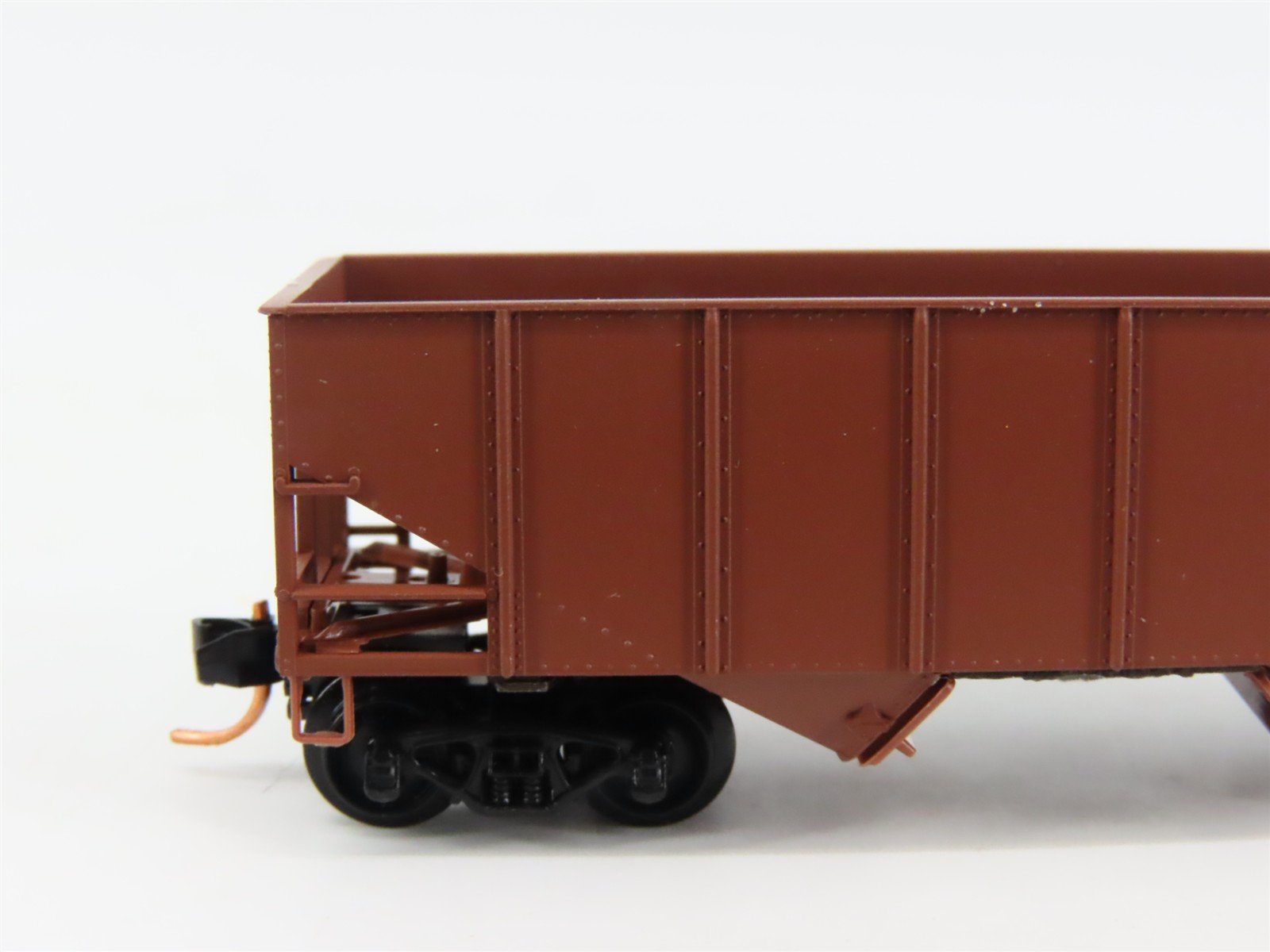 N Scale Micro-Trains 56000 Undecorated 33' Hopper RTR