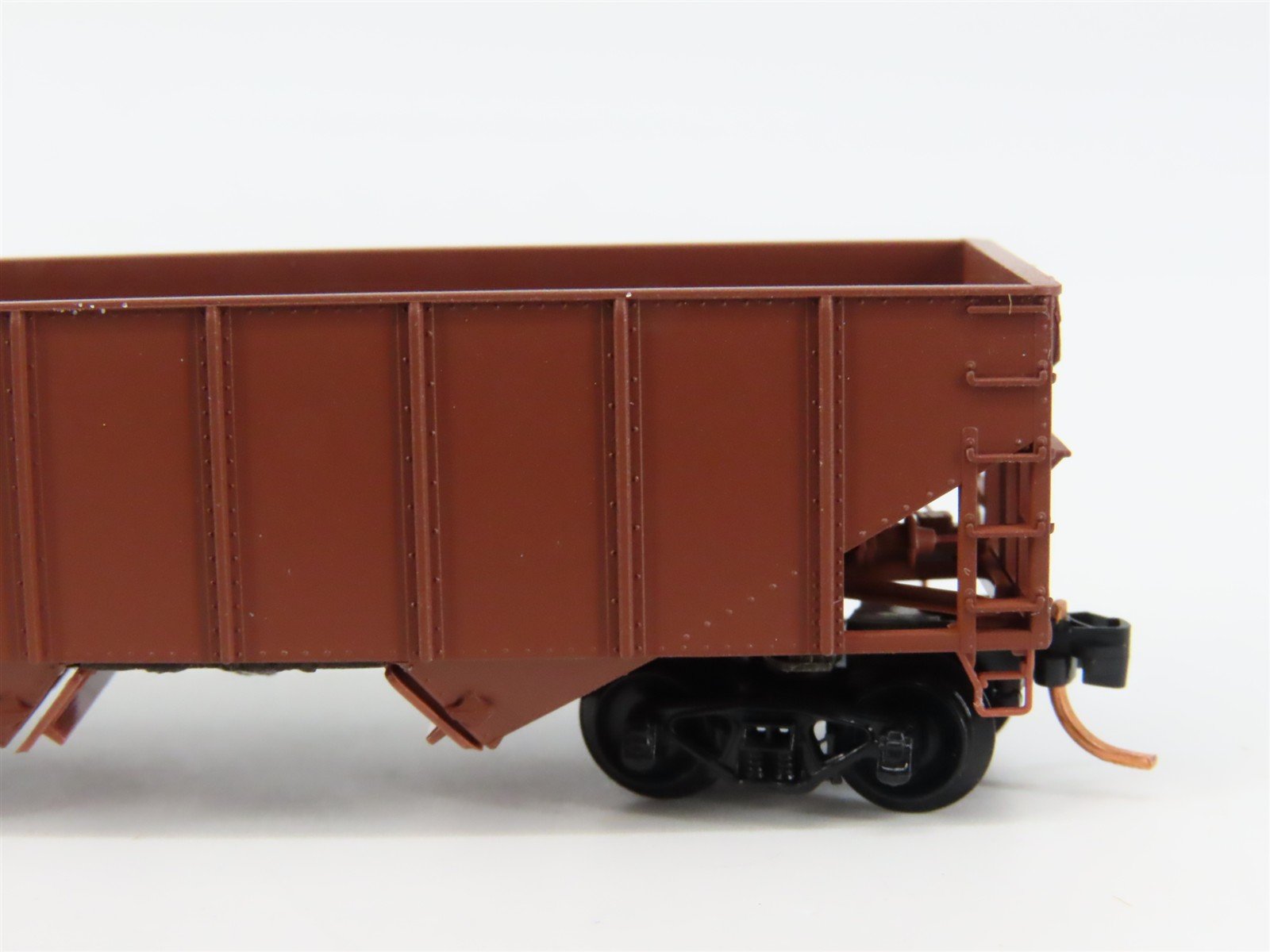 N Scale Micro-Trains 56000 Undecorated 33' Hopper RTR