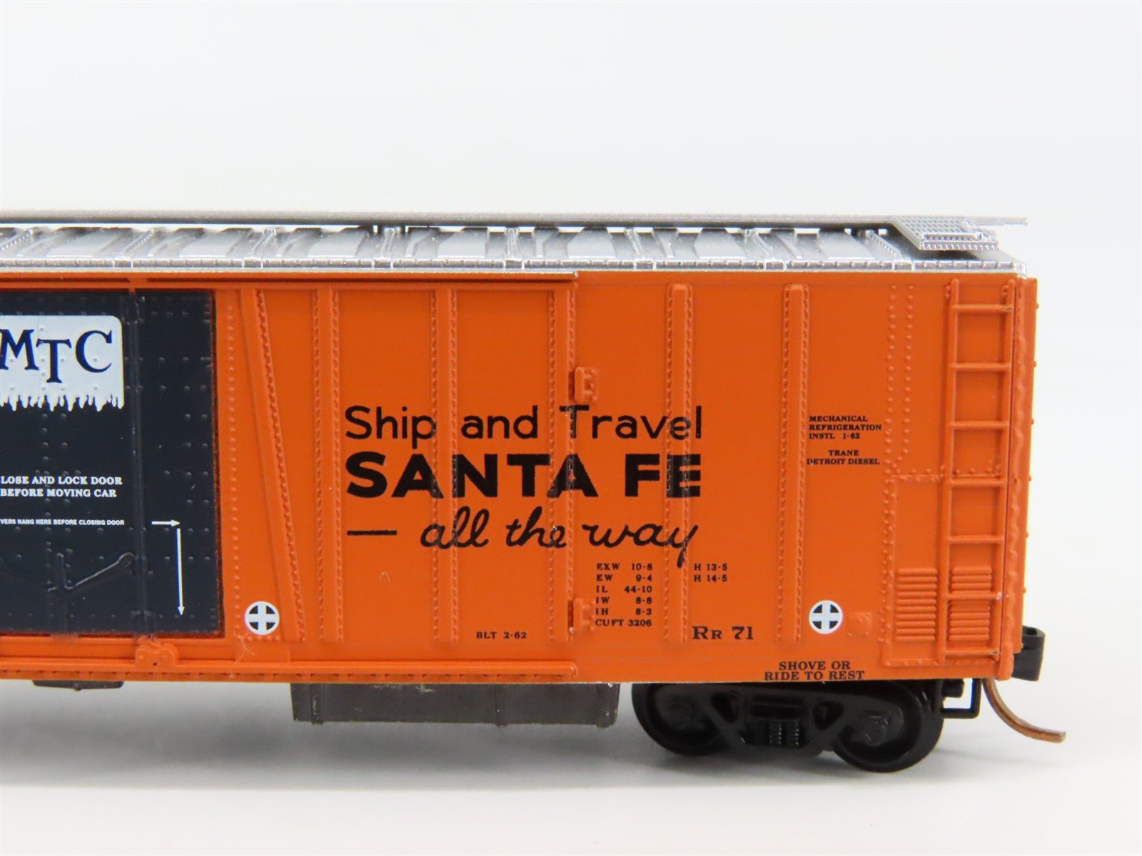 N Scale Micro-Trains 70070 SFRC Santa Fe 51' Reefer 1796 RTR