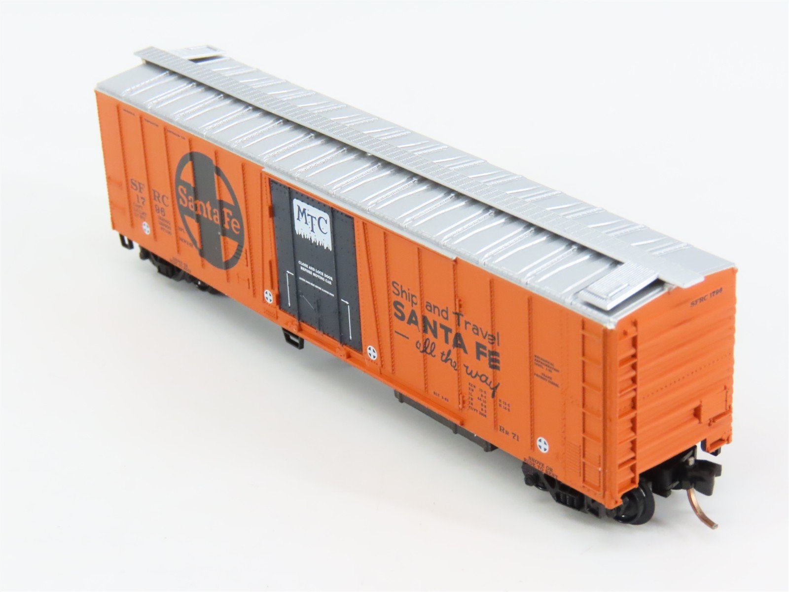 N Scale Micro-Trains 70070 SFRC Santa Fe 51' Reefer 1796 RTR
