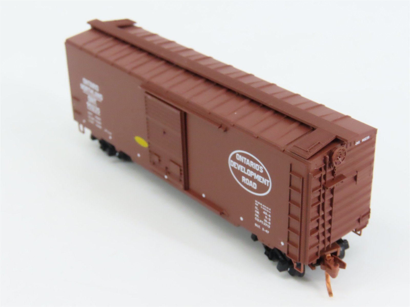 N Scale Micro-Trains 02000376 ONT Ontario Northland 40' Box Car 90235 RTR