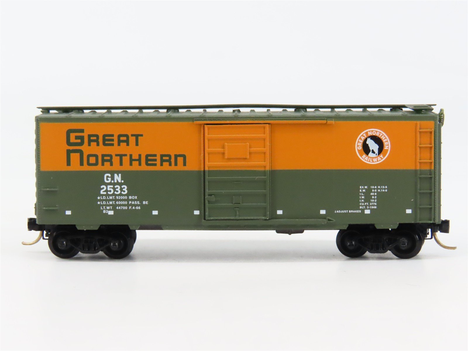 N Scale Micro-Trains GN Great Northern 40' Box Car 2533 RTR