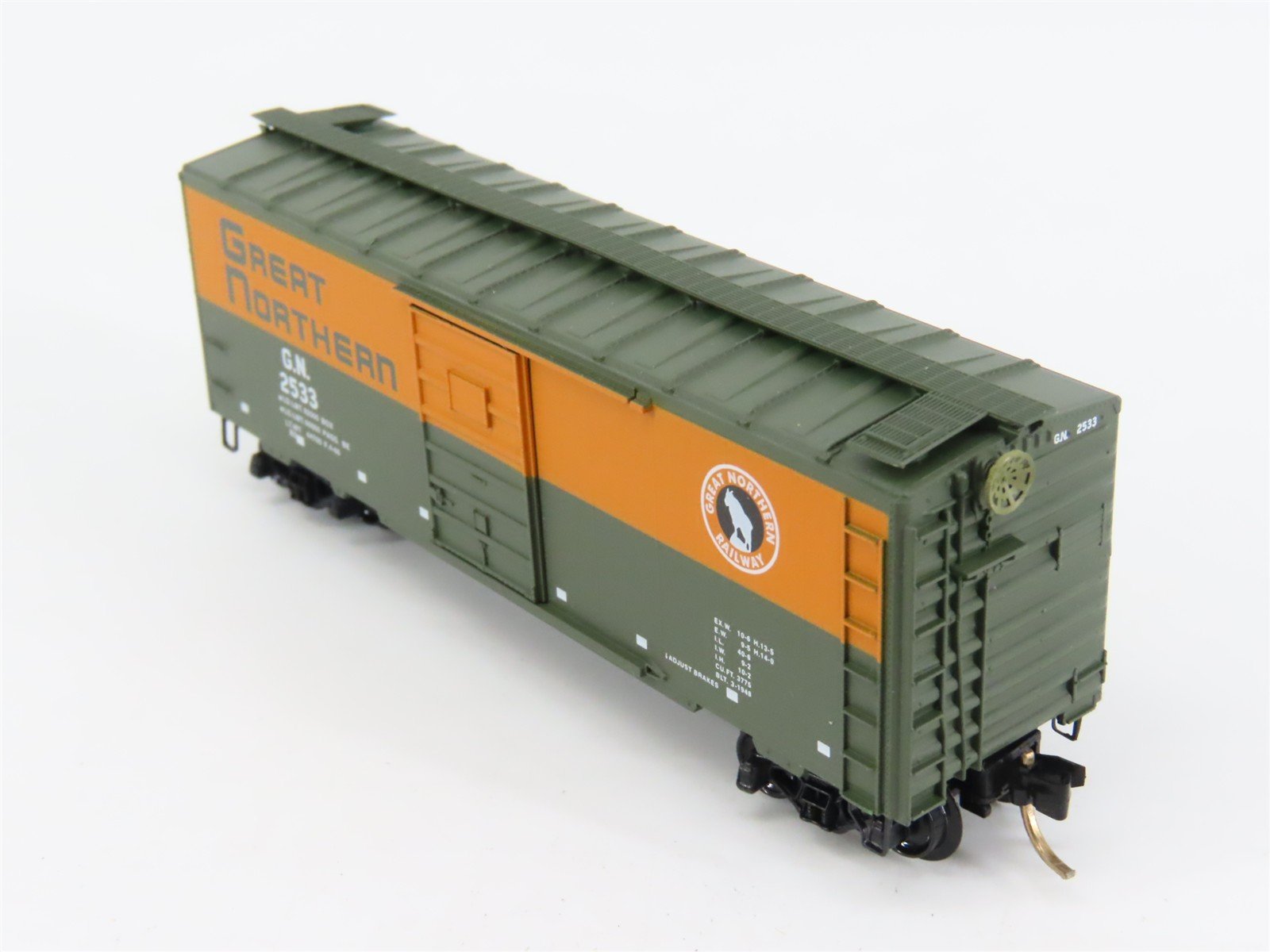 N Scale Micro-Trains GN Great Northern 40' Box Car 2533 RTR
