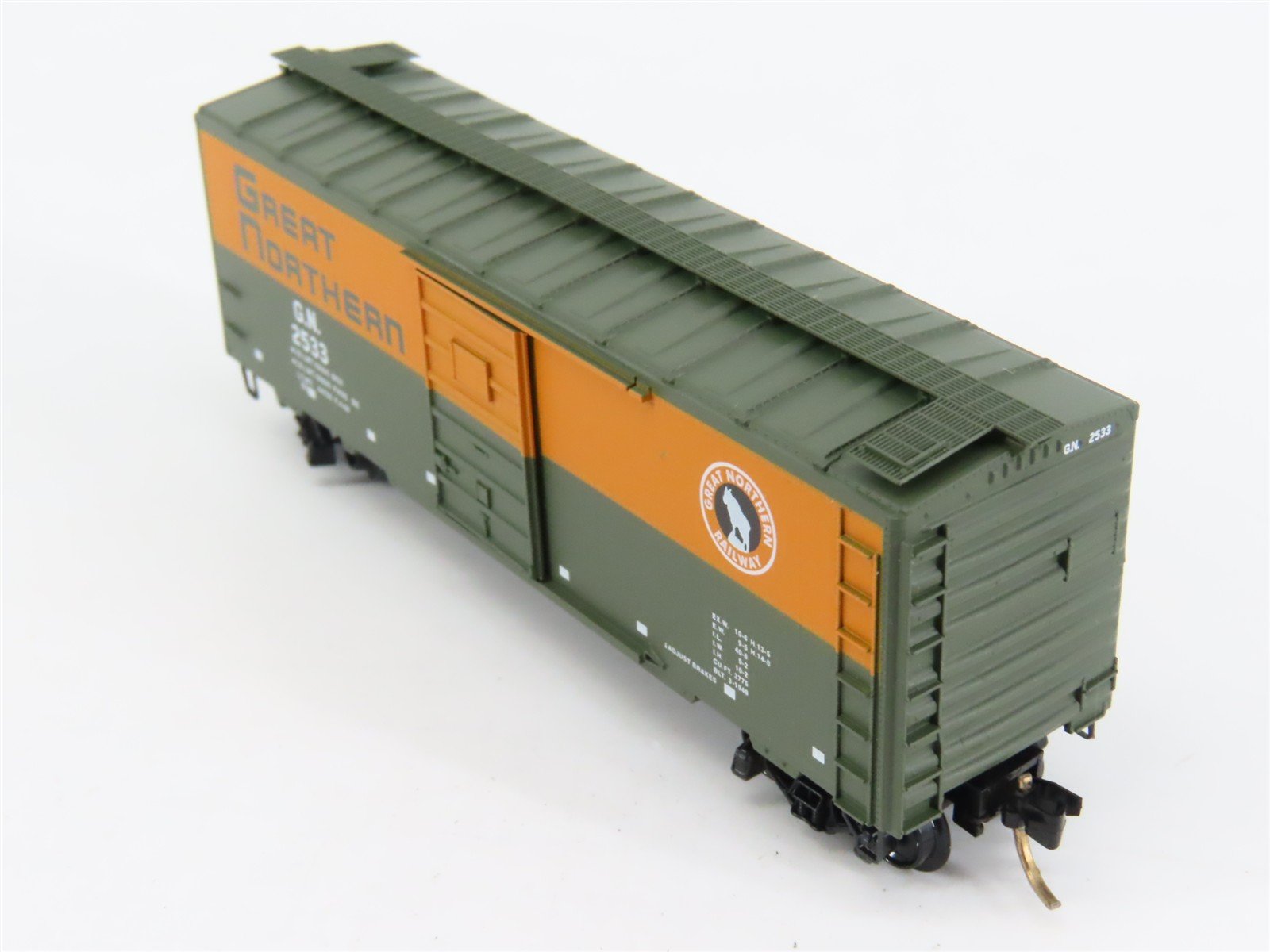 N Scale Micro-Trains GN Great Northern 40' Box Car 2533 RTR
