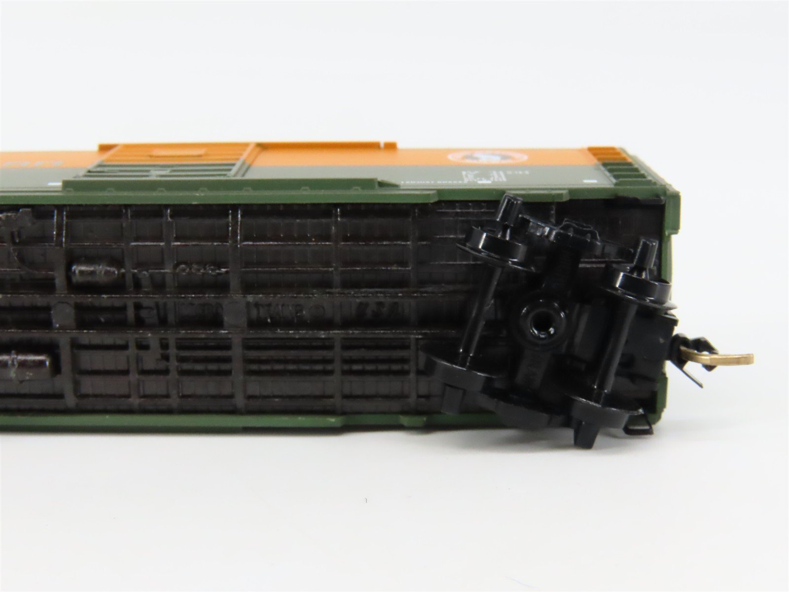 N Scale Micro-Trains GN Great Northern 40' Box Car 2533 RTR