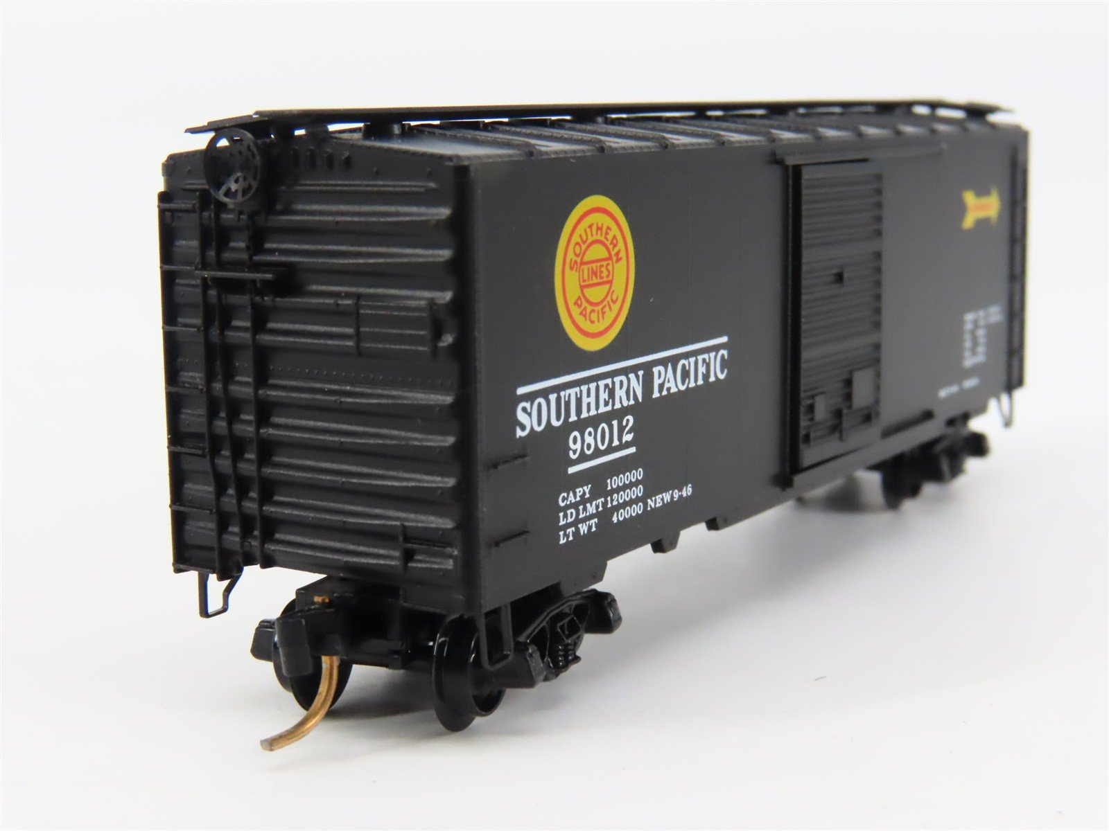 N Scale Micro-Trains SP Southern Pacific 40' Box Car 98012 RTR