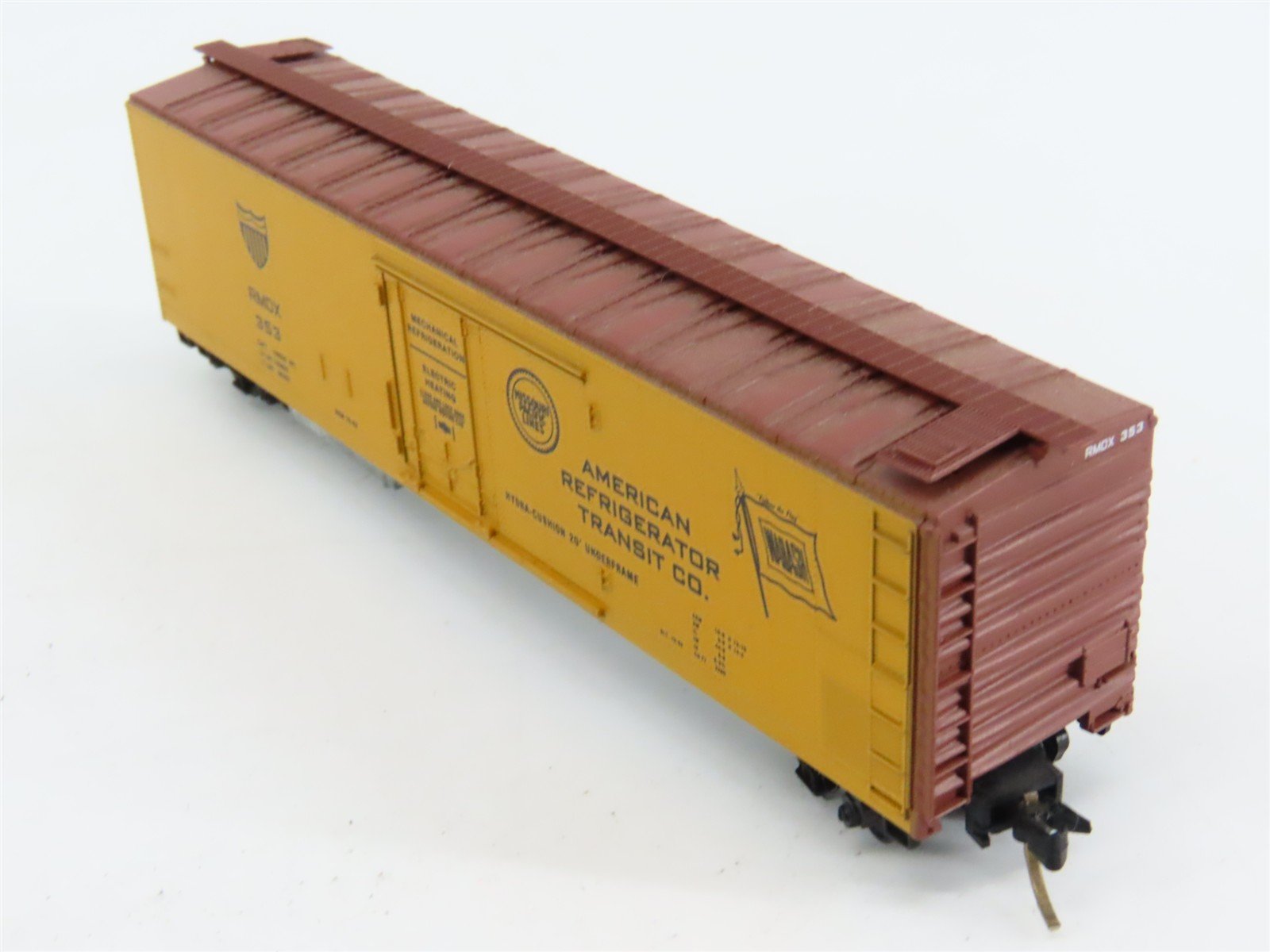 N Scale Micro-Trains RMDX American Refrigerator Transit Co. Reefer 353 RTR