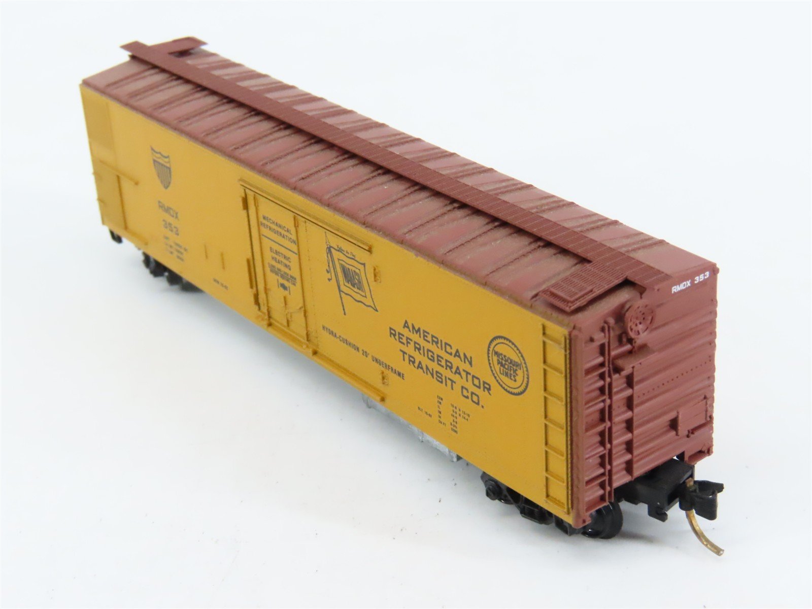 N Scale Micro-Trains RMDX American Refrigerator Transit Co. Reefer 353 RTR