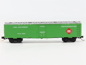 N Scale Micro-Trains 52030 REX Santa Fe / REA 52' Reefer 4083 RTR