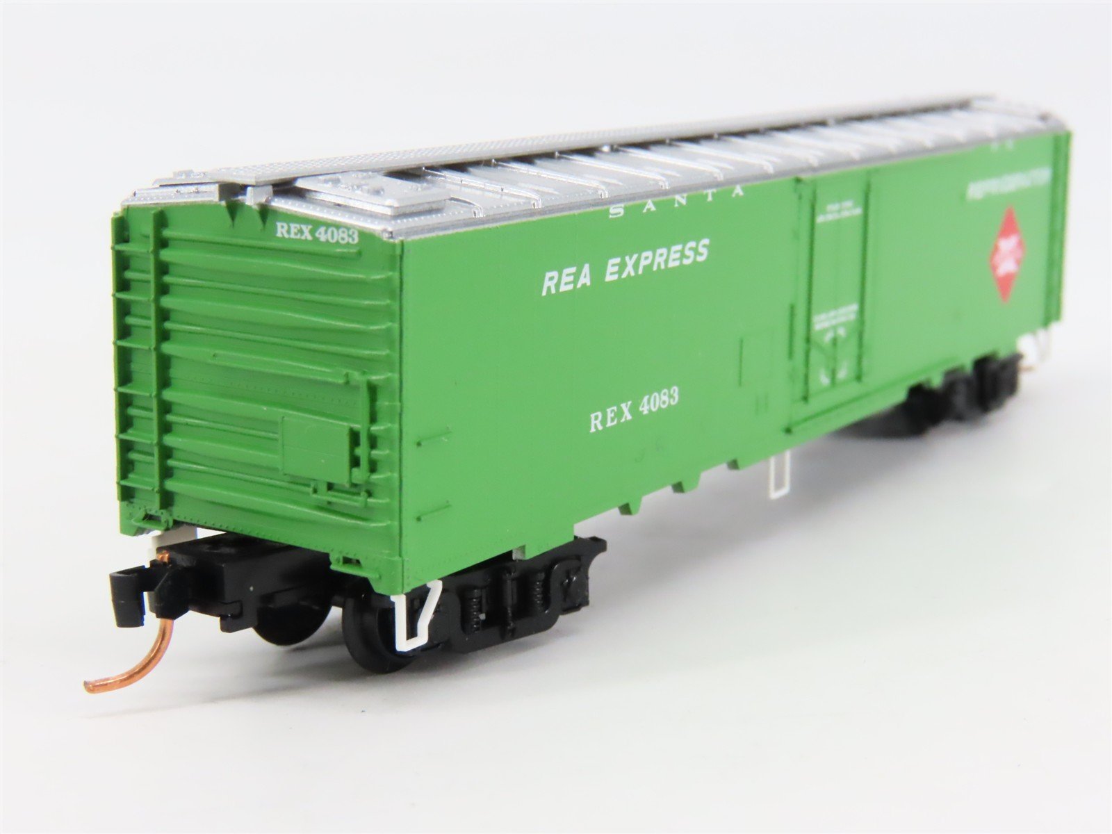 N Scale Micro-Trains 52030 REX Santa Fe / REA 52' Reefer 4083 RTR