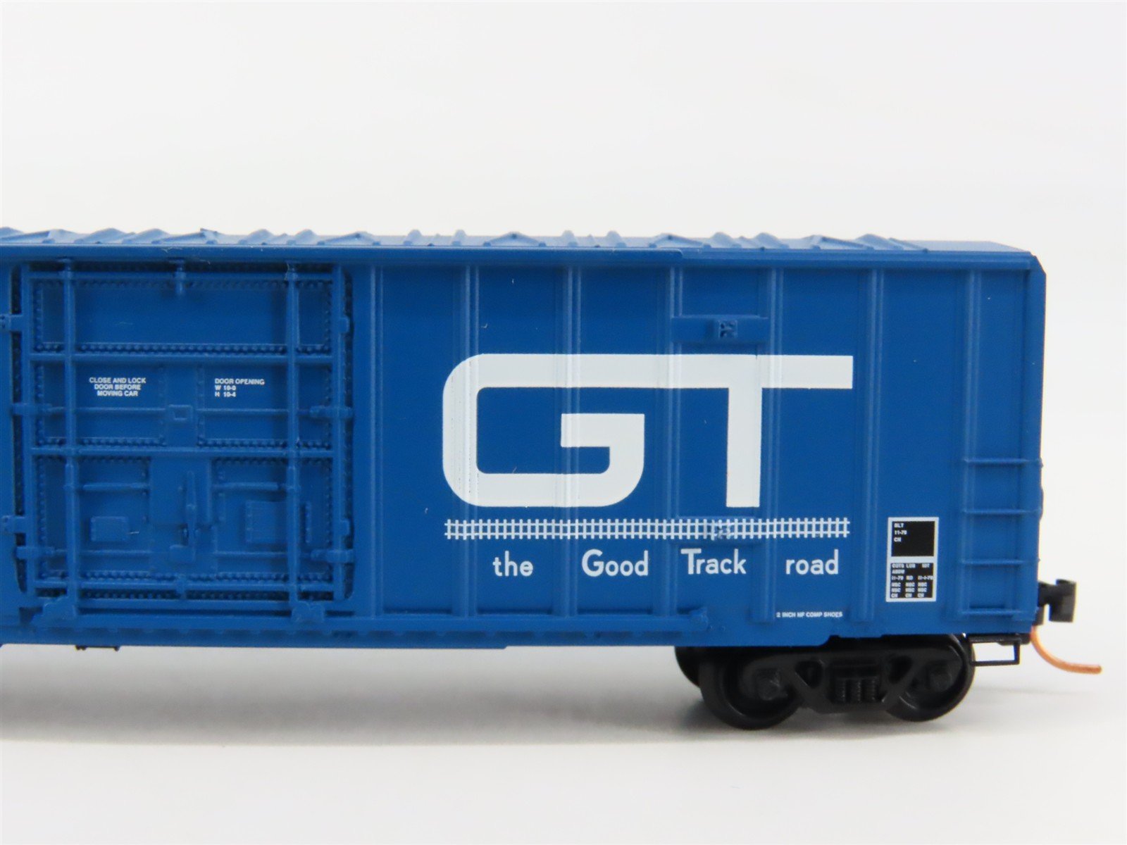 N Scale Micro-Trains 27220 GTW Grand Trunk Western 50' Box Car 598103 RTR