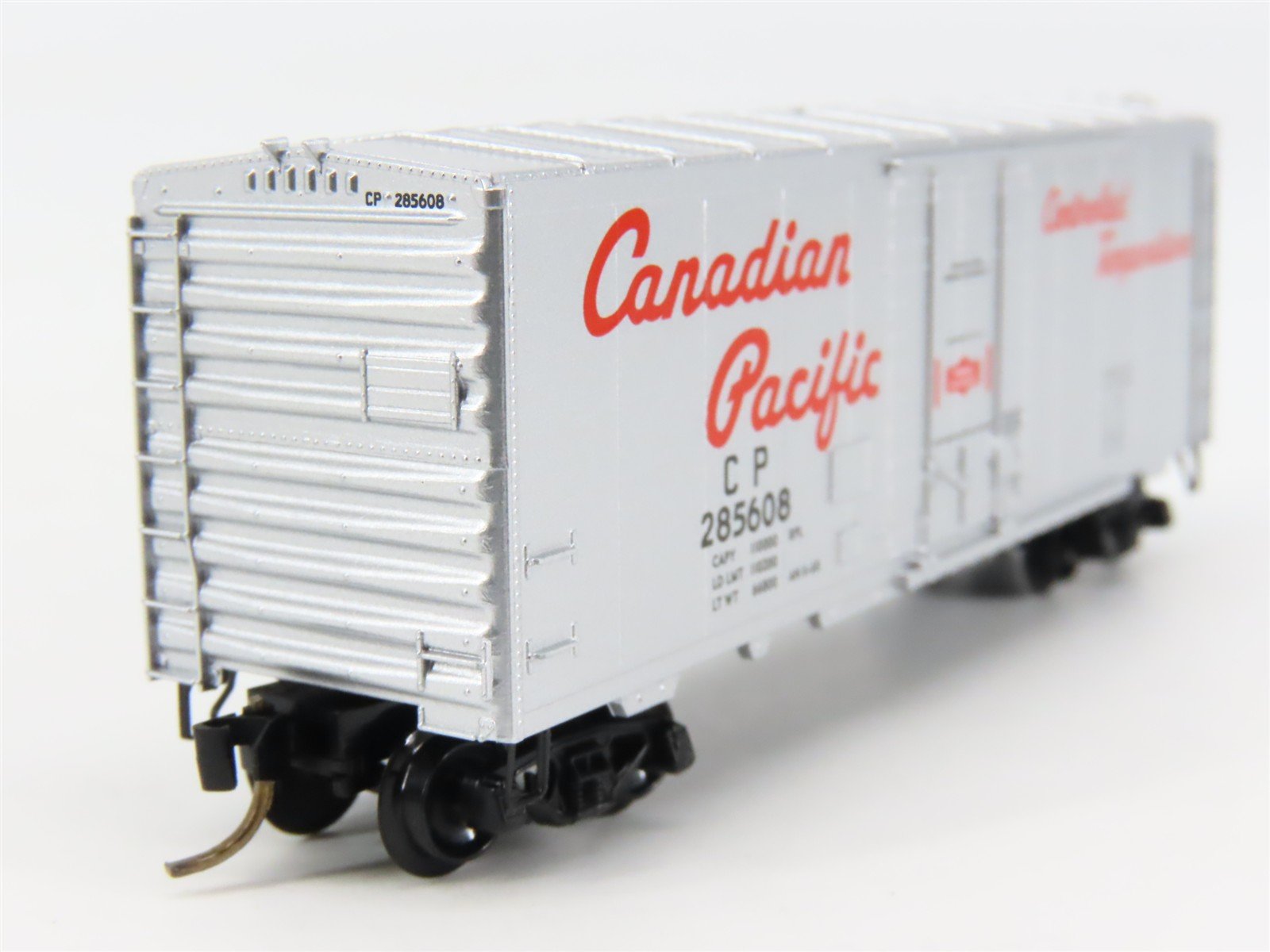 N Scale Micro-Trains 74040/1 CP Canadian Pacific 40' Box Car 285608 RTR