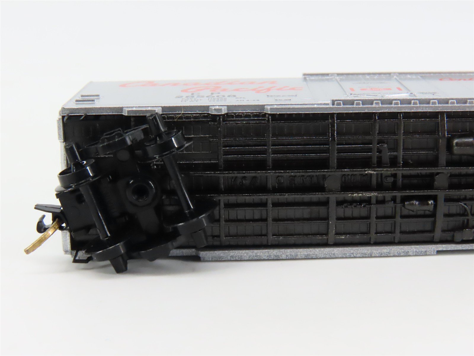N Scale Micro-Trains 74040/1 CP Canadian Pacific 40' Box Car 285608 RTR